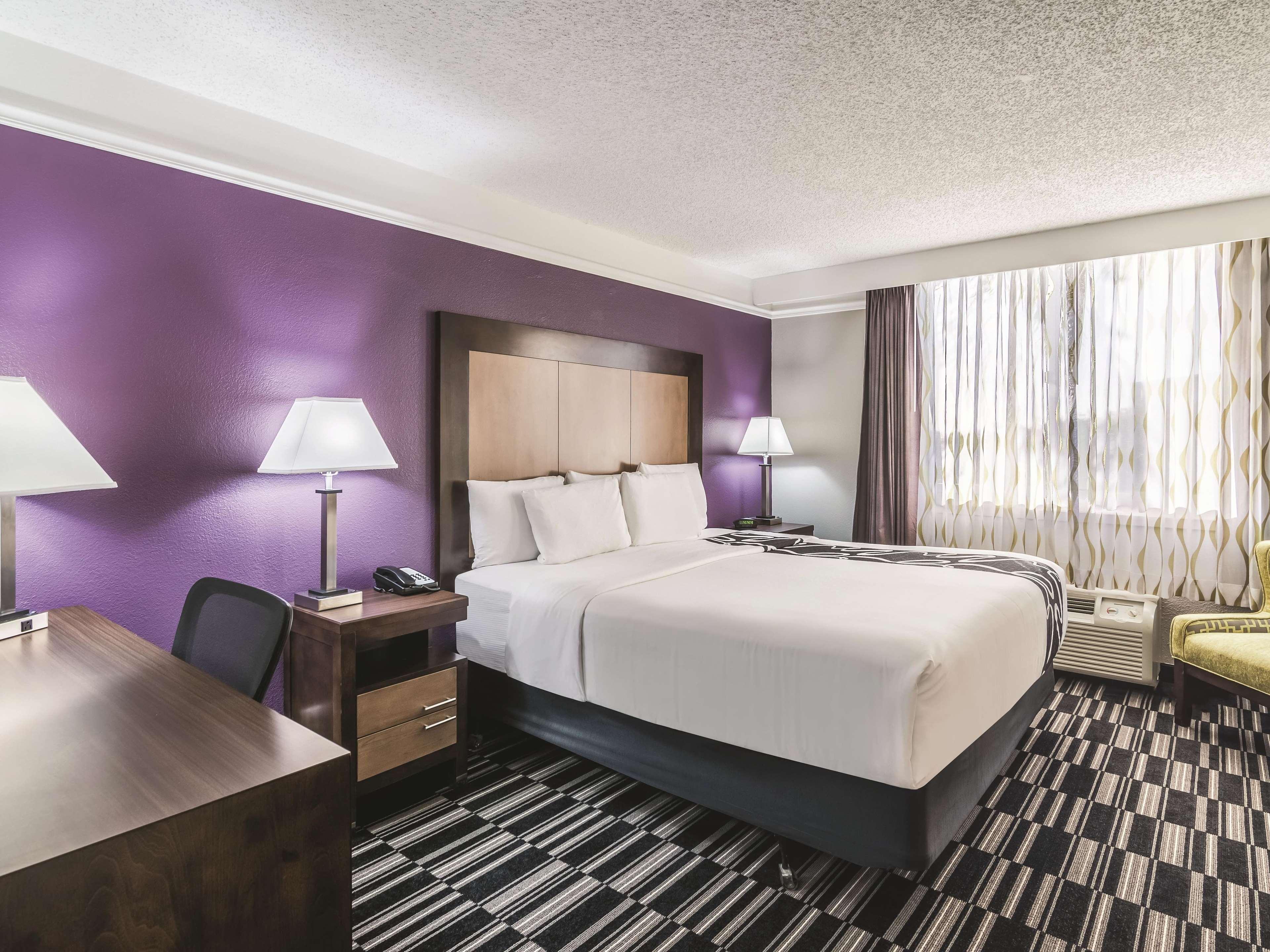 Double King Bed Non Smoking