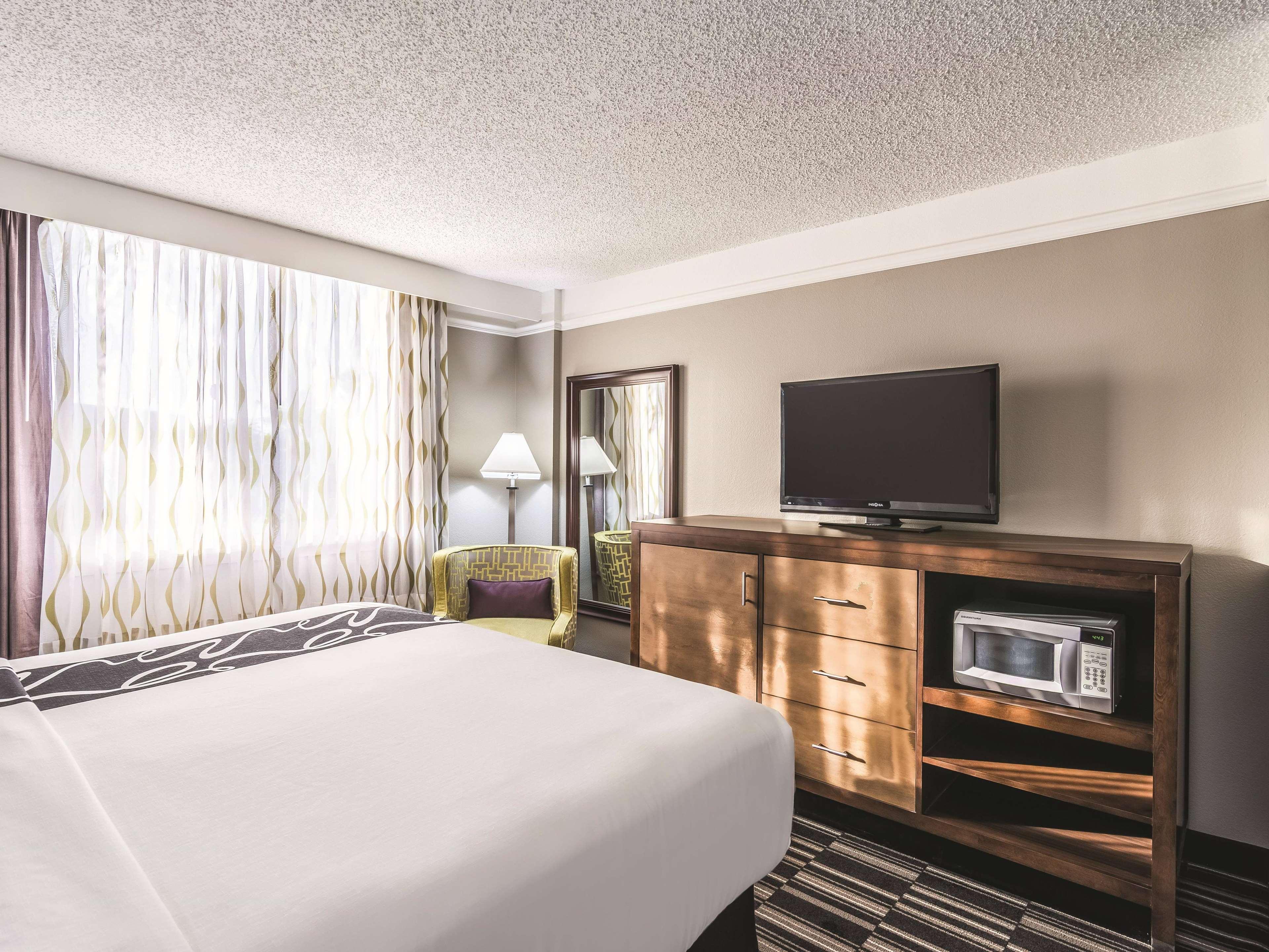 Double King Bed Non Smoking