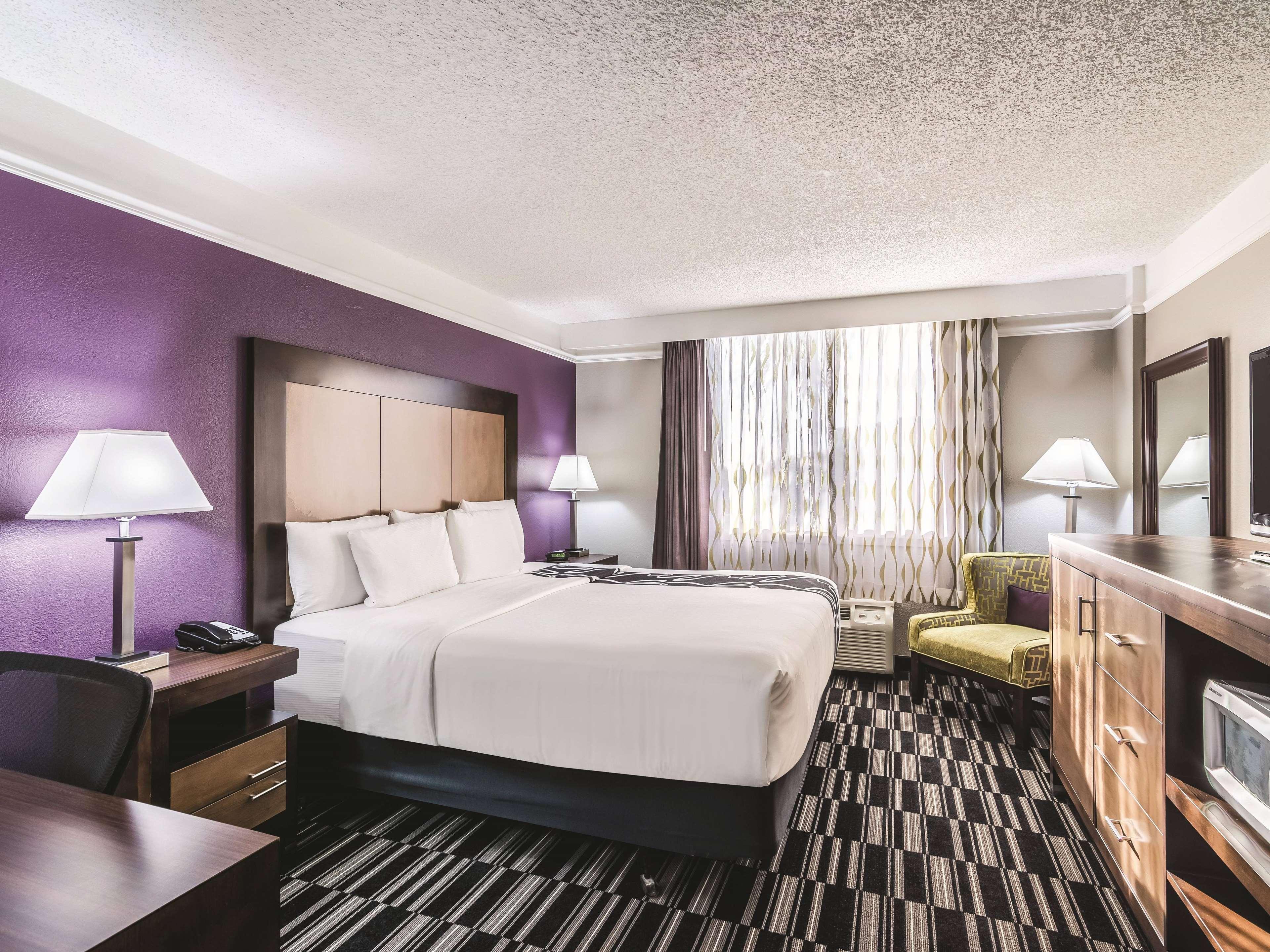 Double King Bed Non Smoking