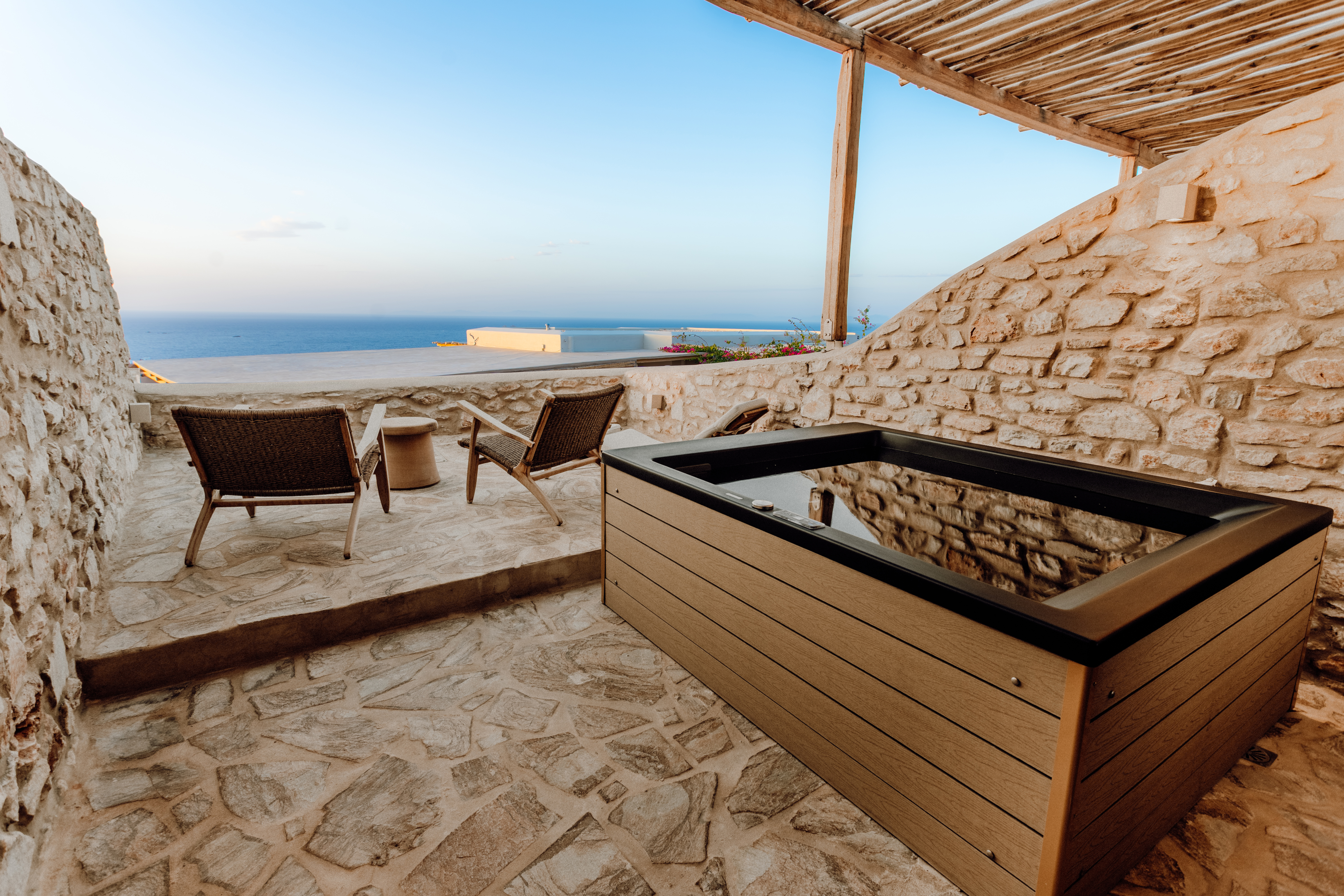 Cave Deluxe Sea View