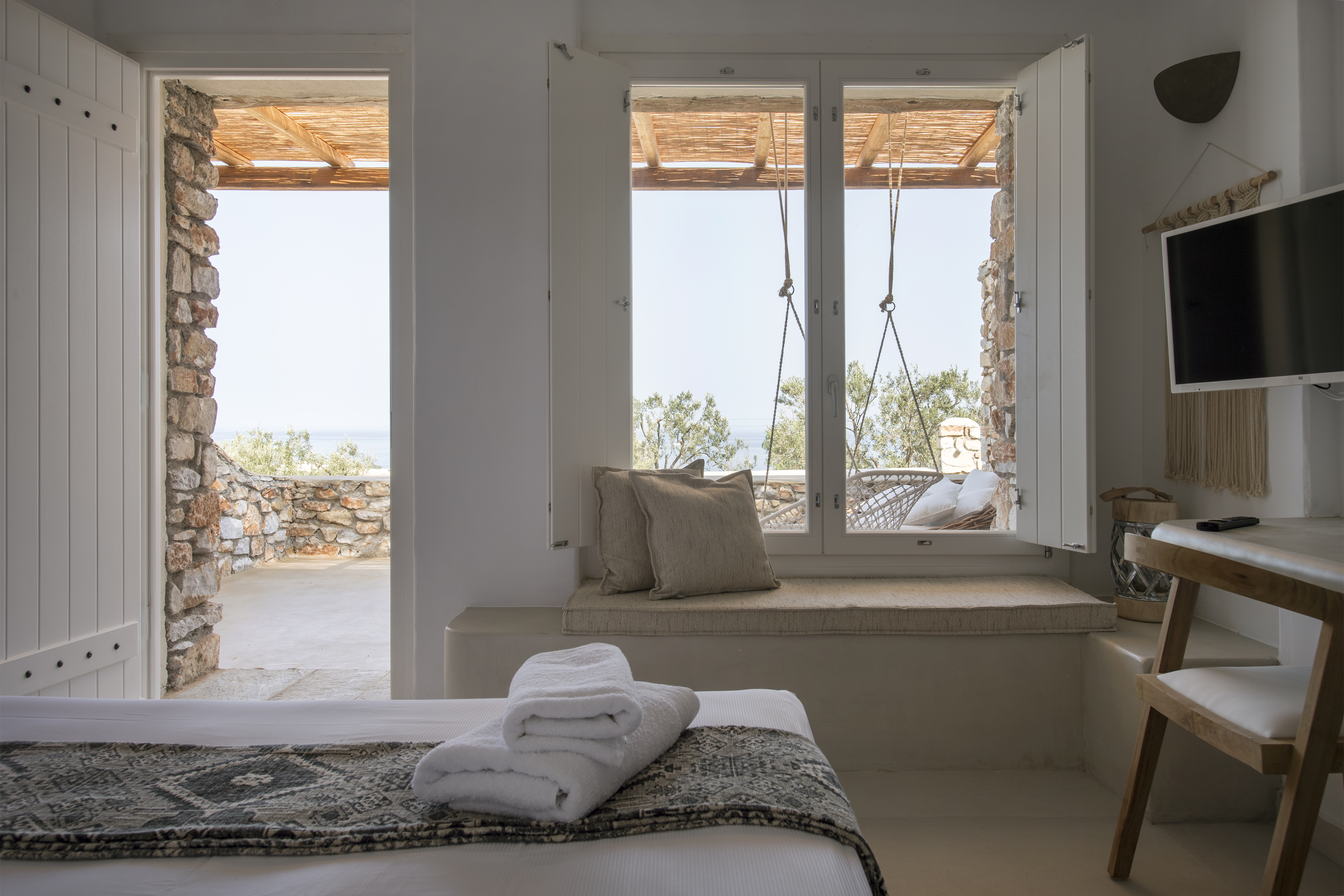 Cave Deluxe Sea View