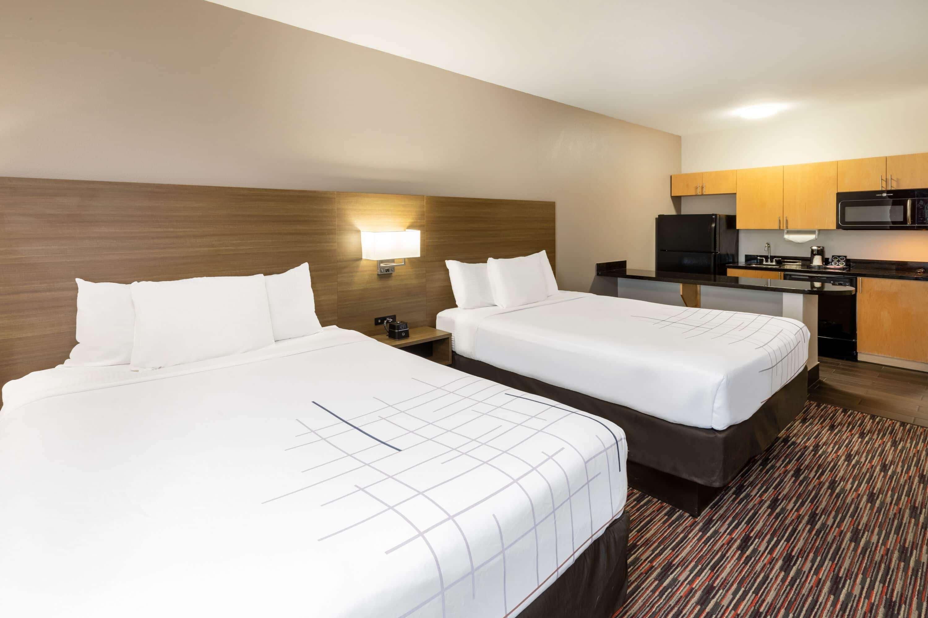 Suite Deluxe Two Queen Beds