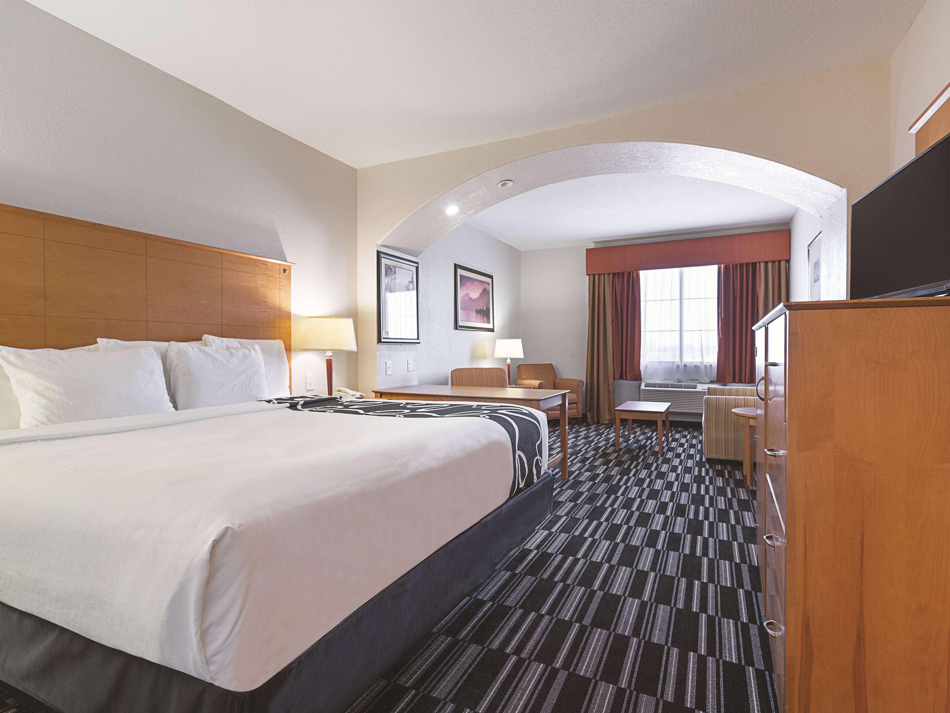 Double Deluxe King Bed