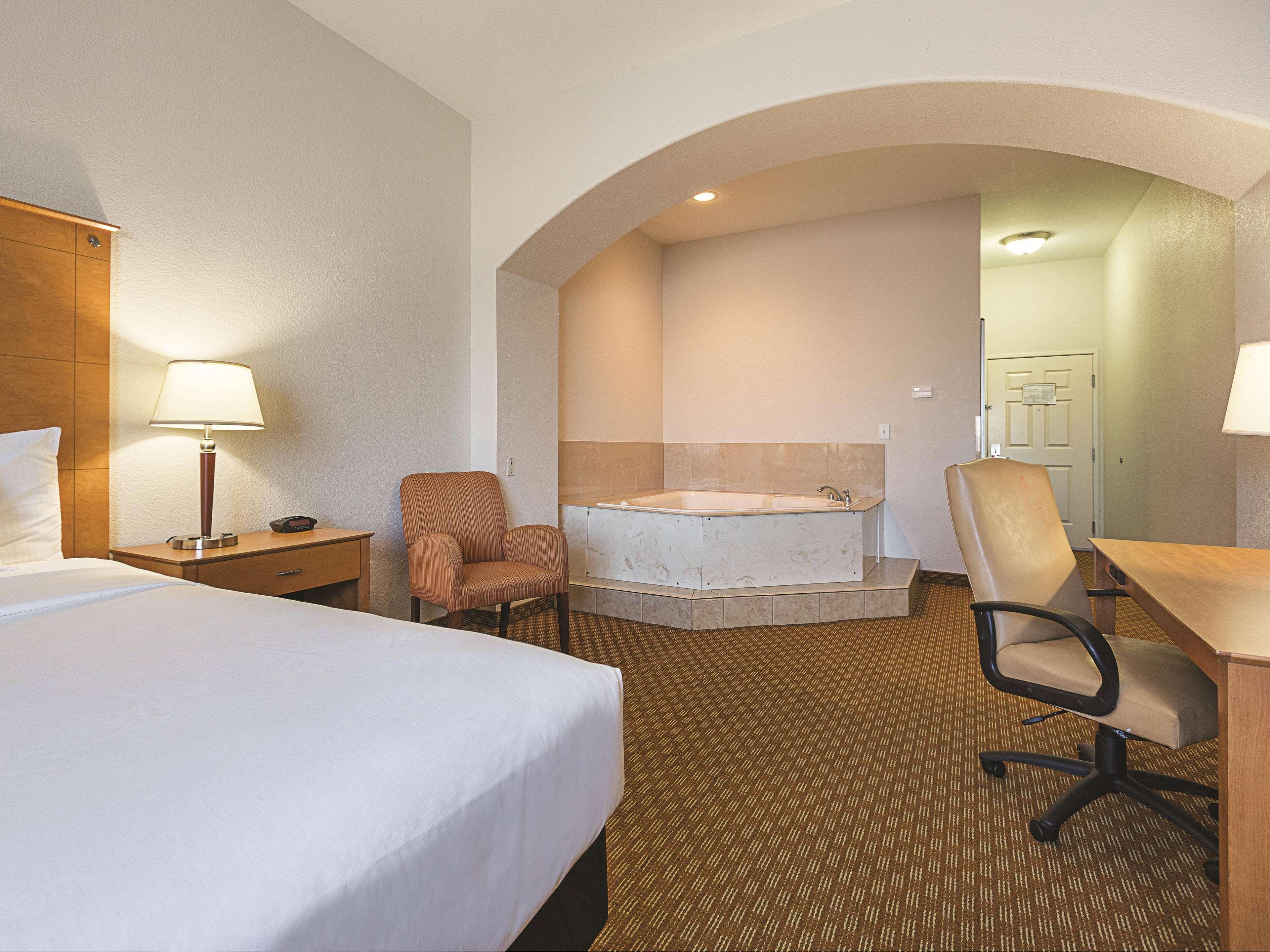 Suite King Bed Non Smoking