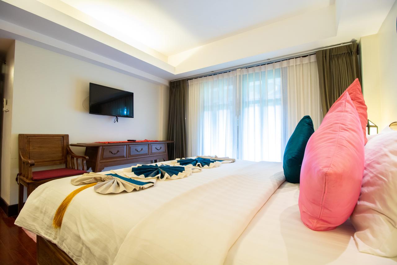 Family Room Executive