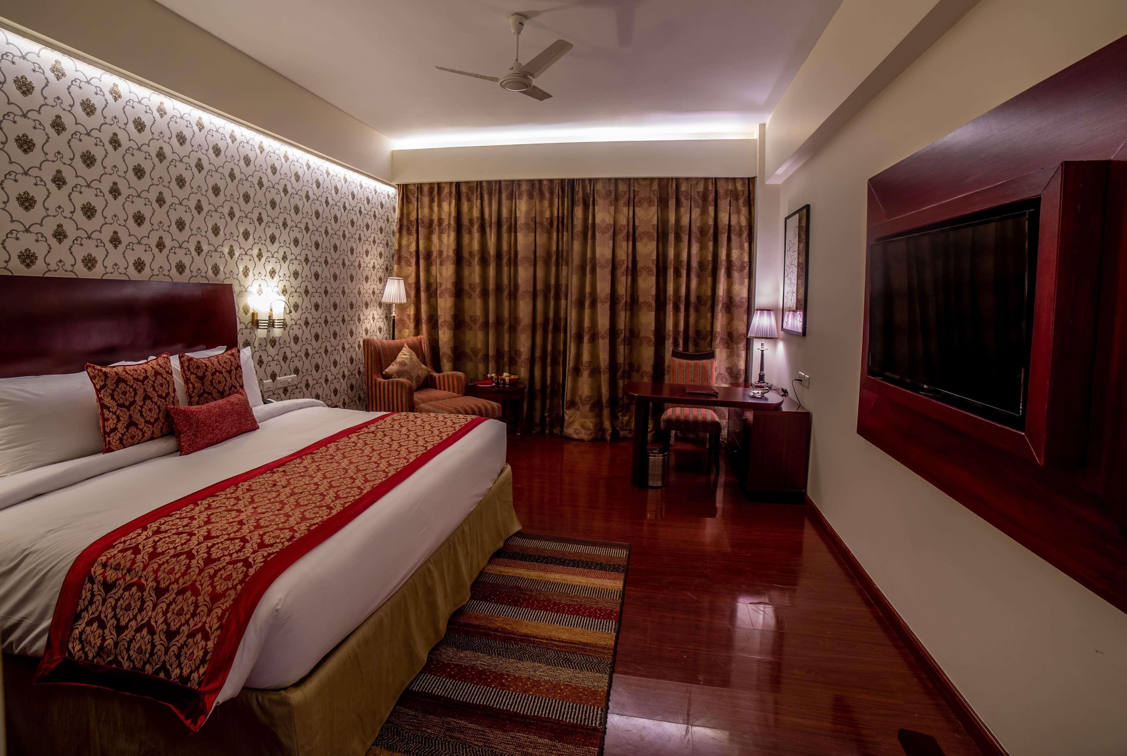 Double Deluxe King Bed