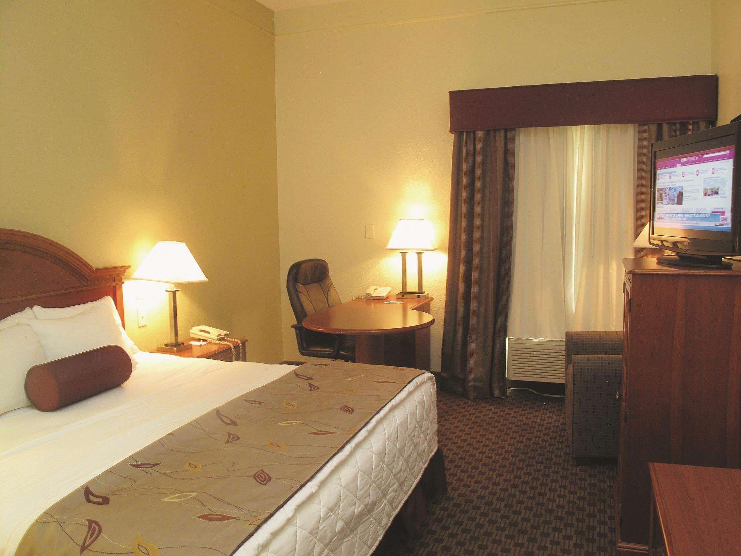 Double King Bed Non Smoking