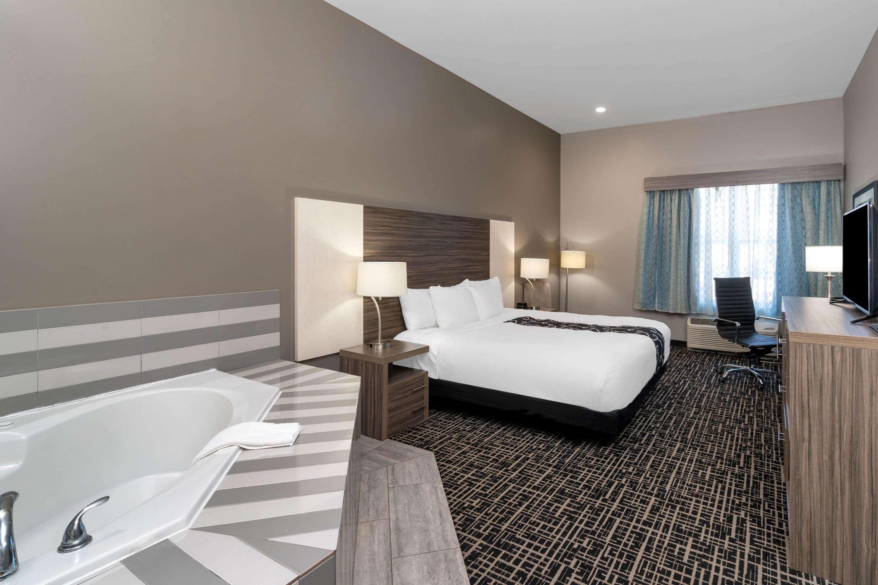 Double King Bed Non Smoking