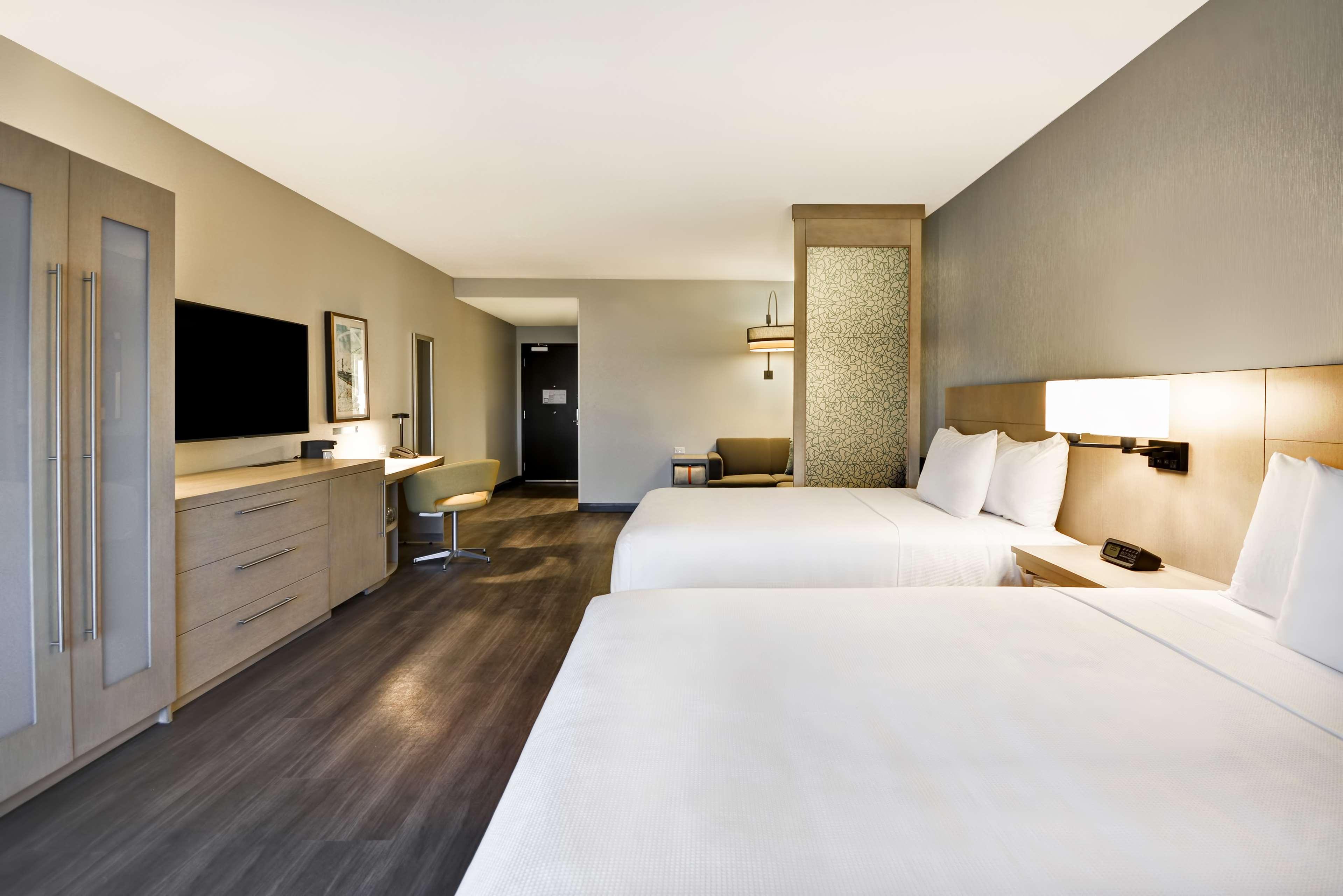 Double Queen Size Bed