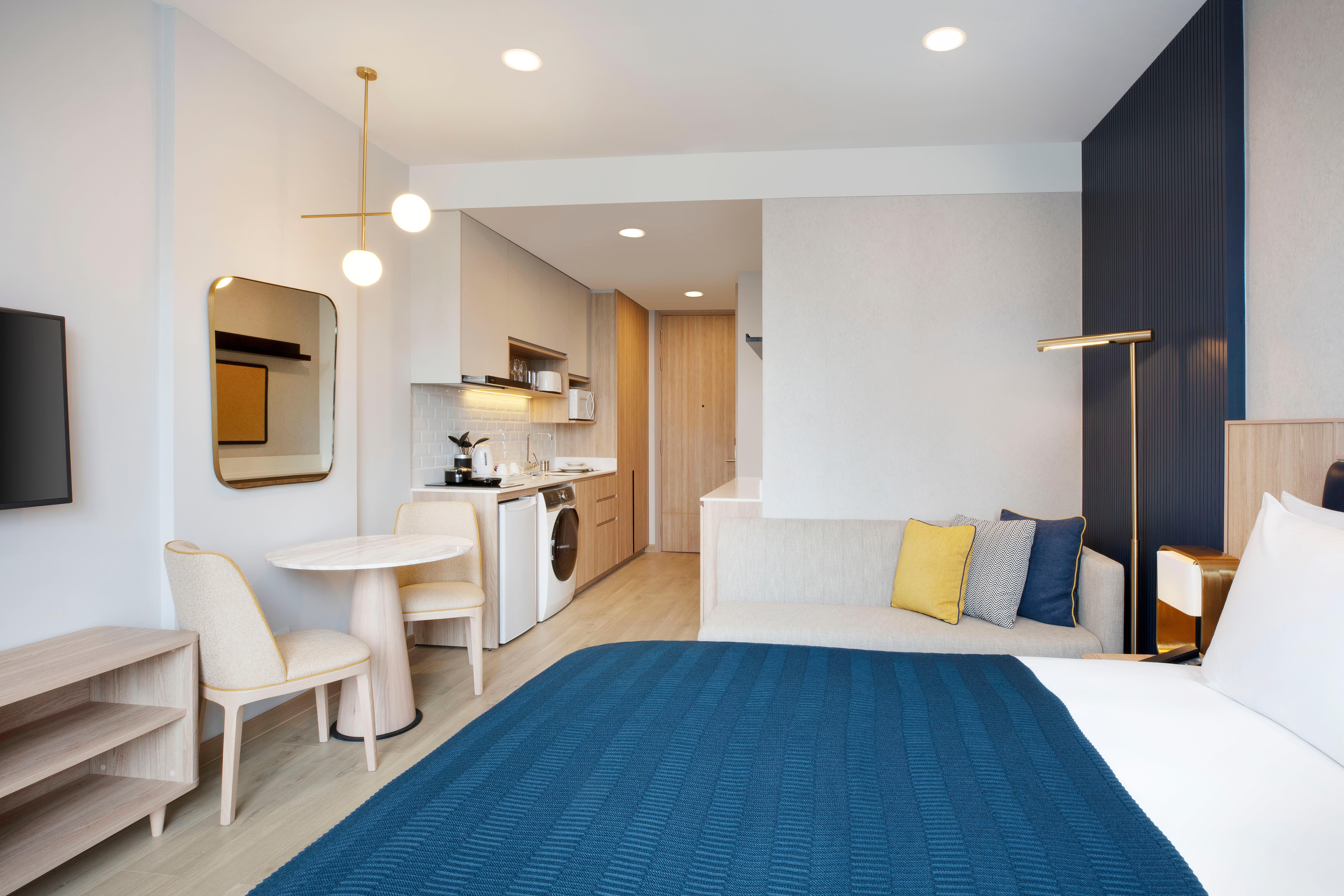 Studio Deluxe King Bed