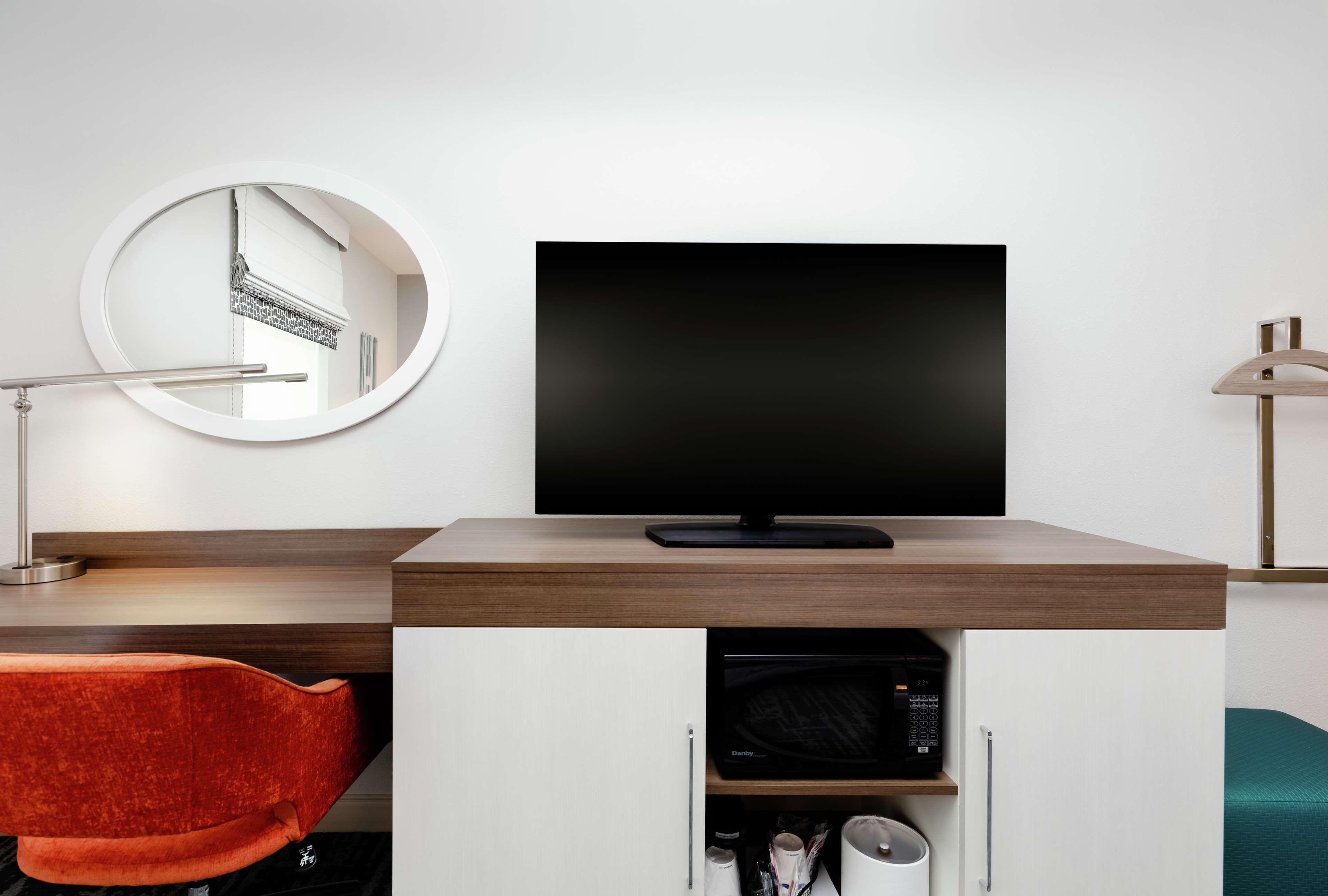 Studio Two Queen Beds