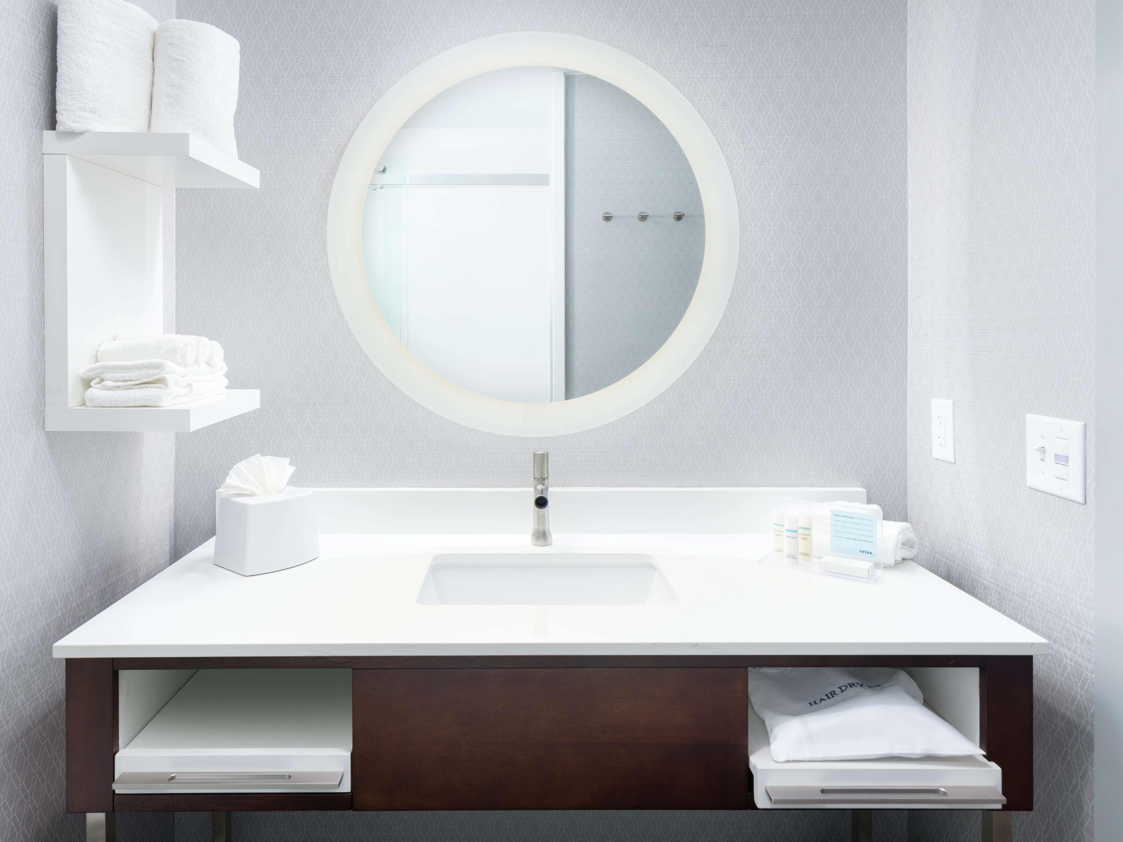 Room King Bed Non Smoking