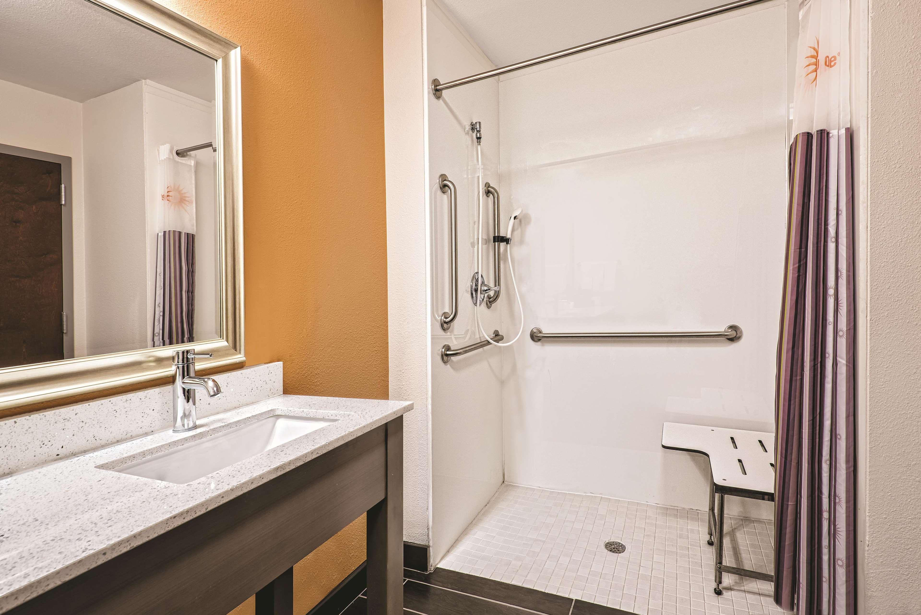 Double King Bed Non Smoking