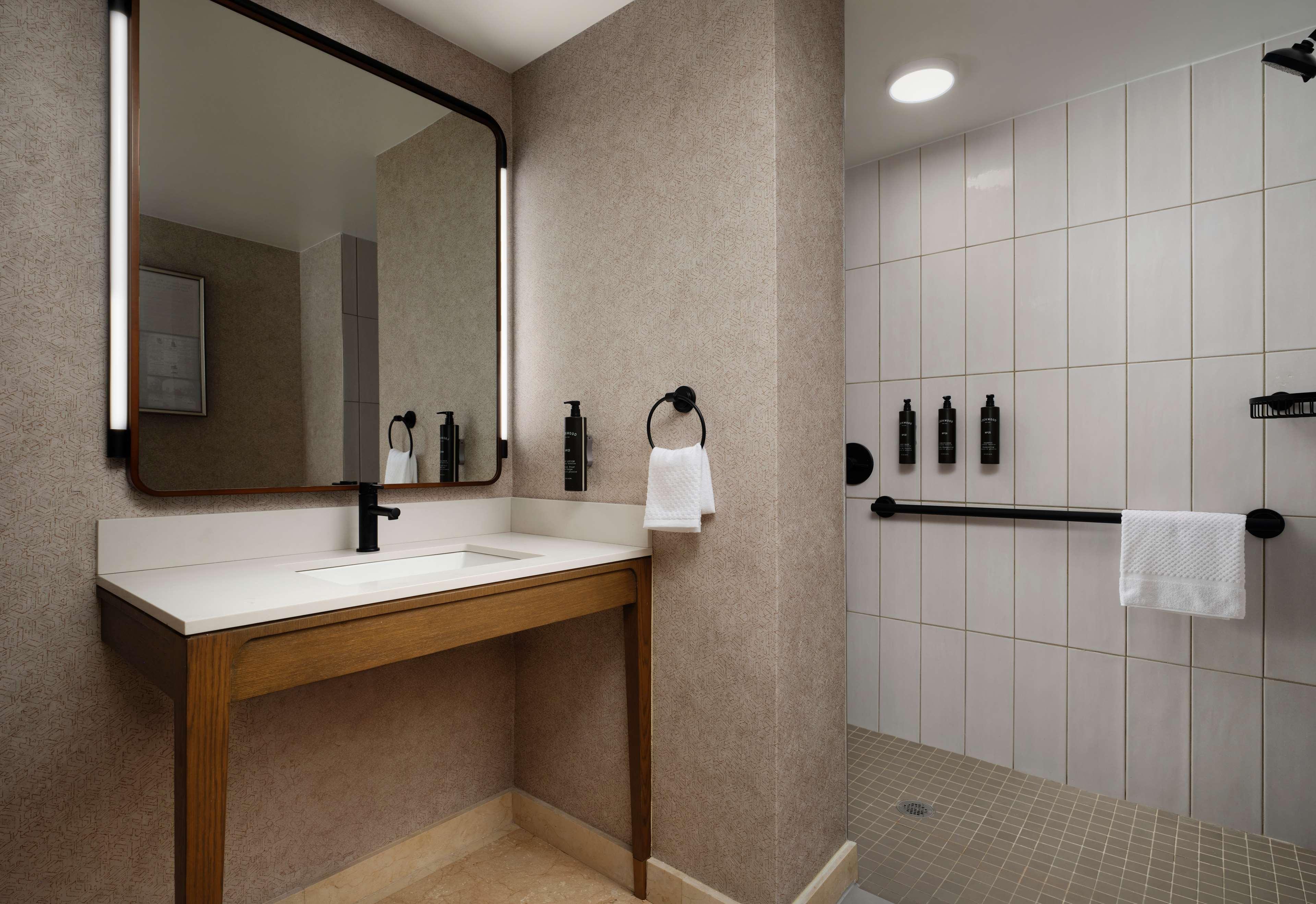 Junior Suite Accessible