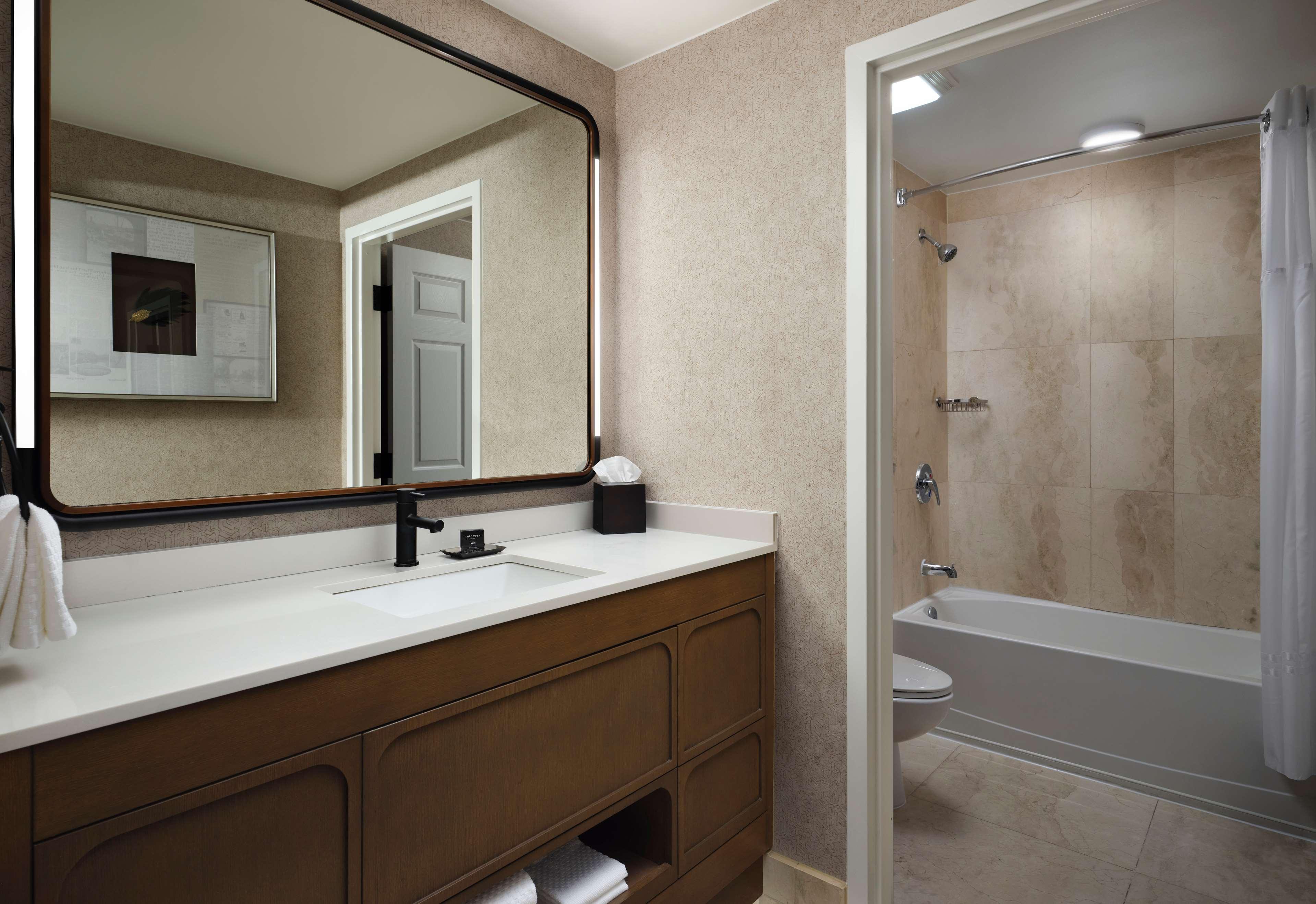 Junior Suite King Size Bed