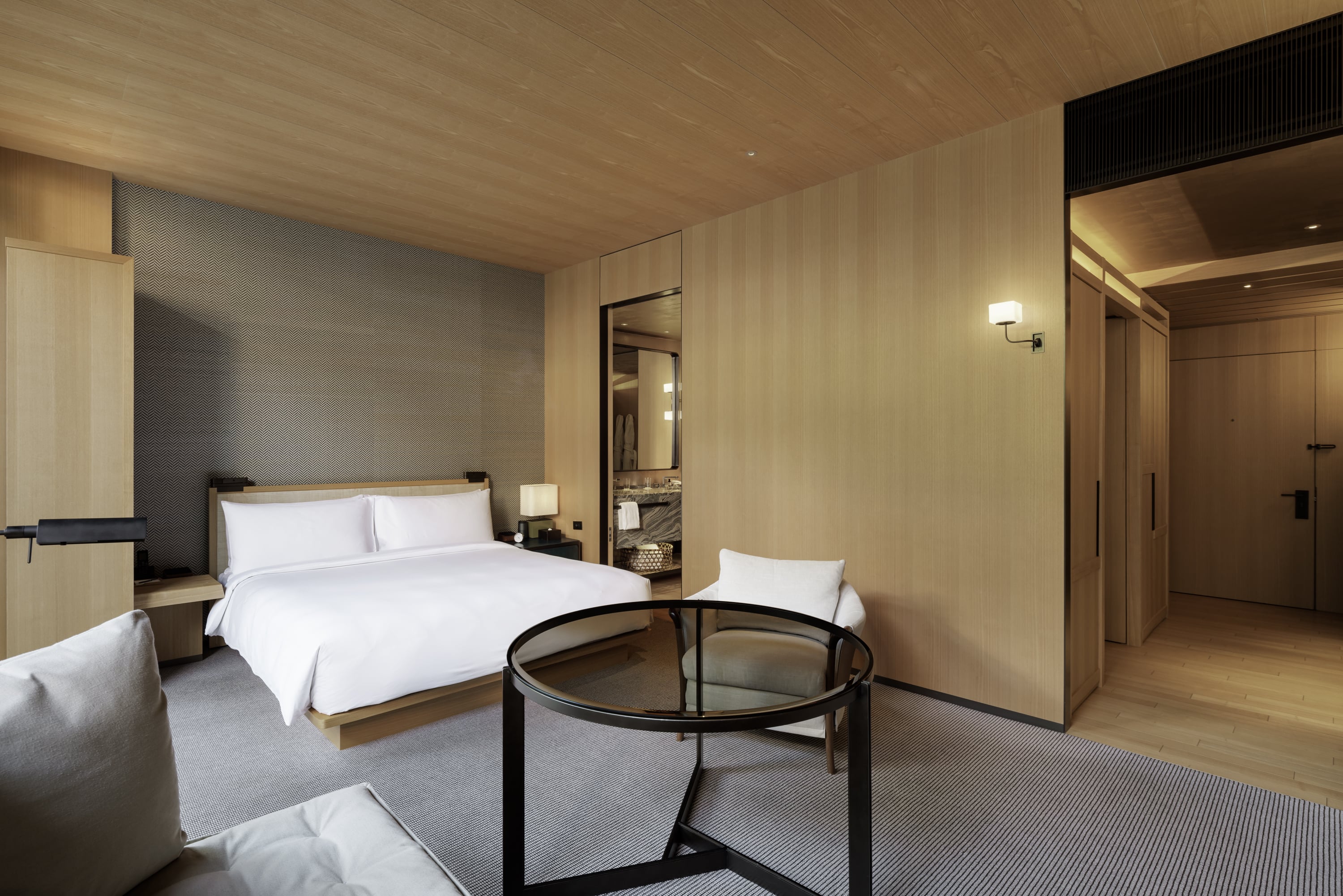 Room King Size Bed