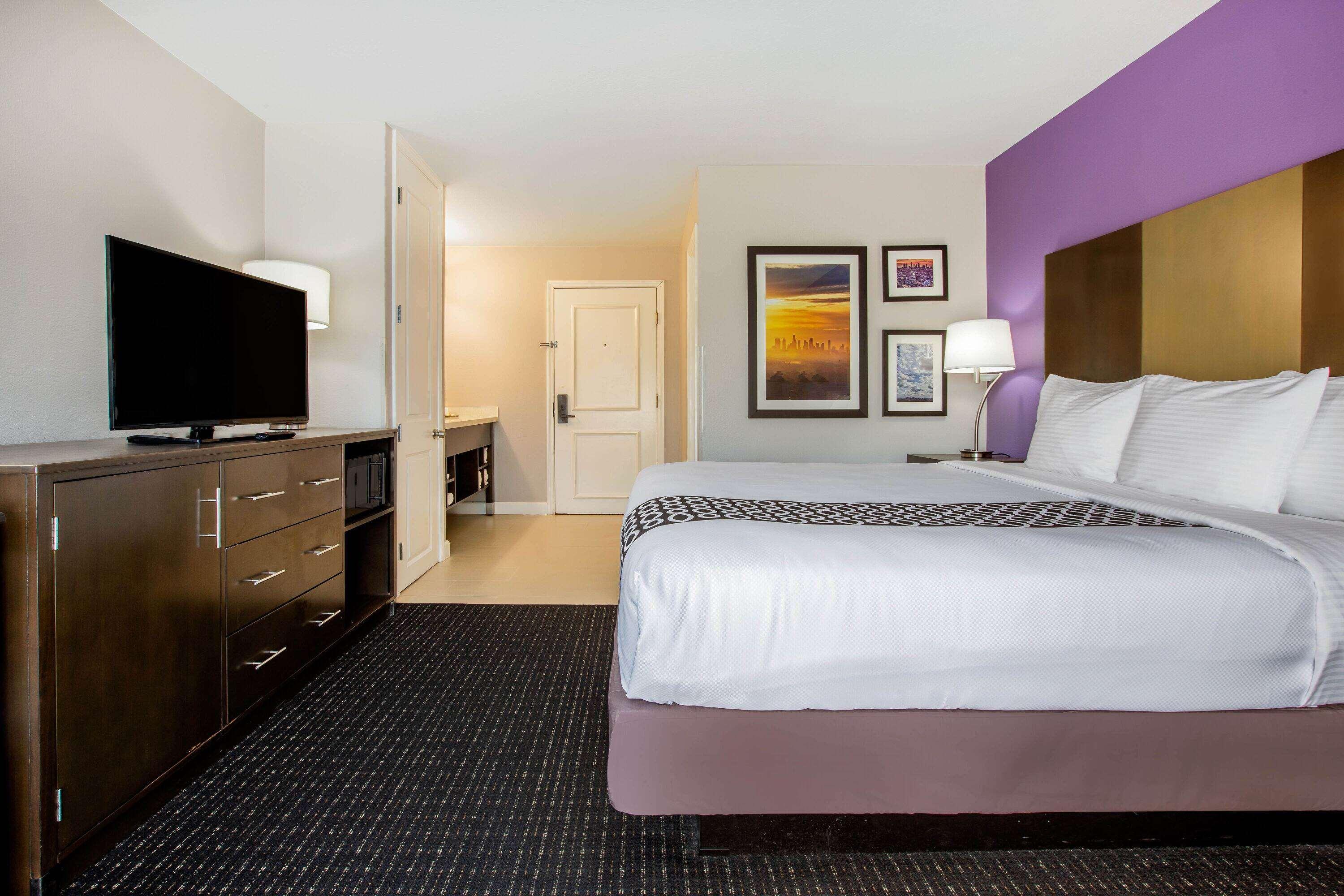 Room Queen Bed Non Smoking