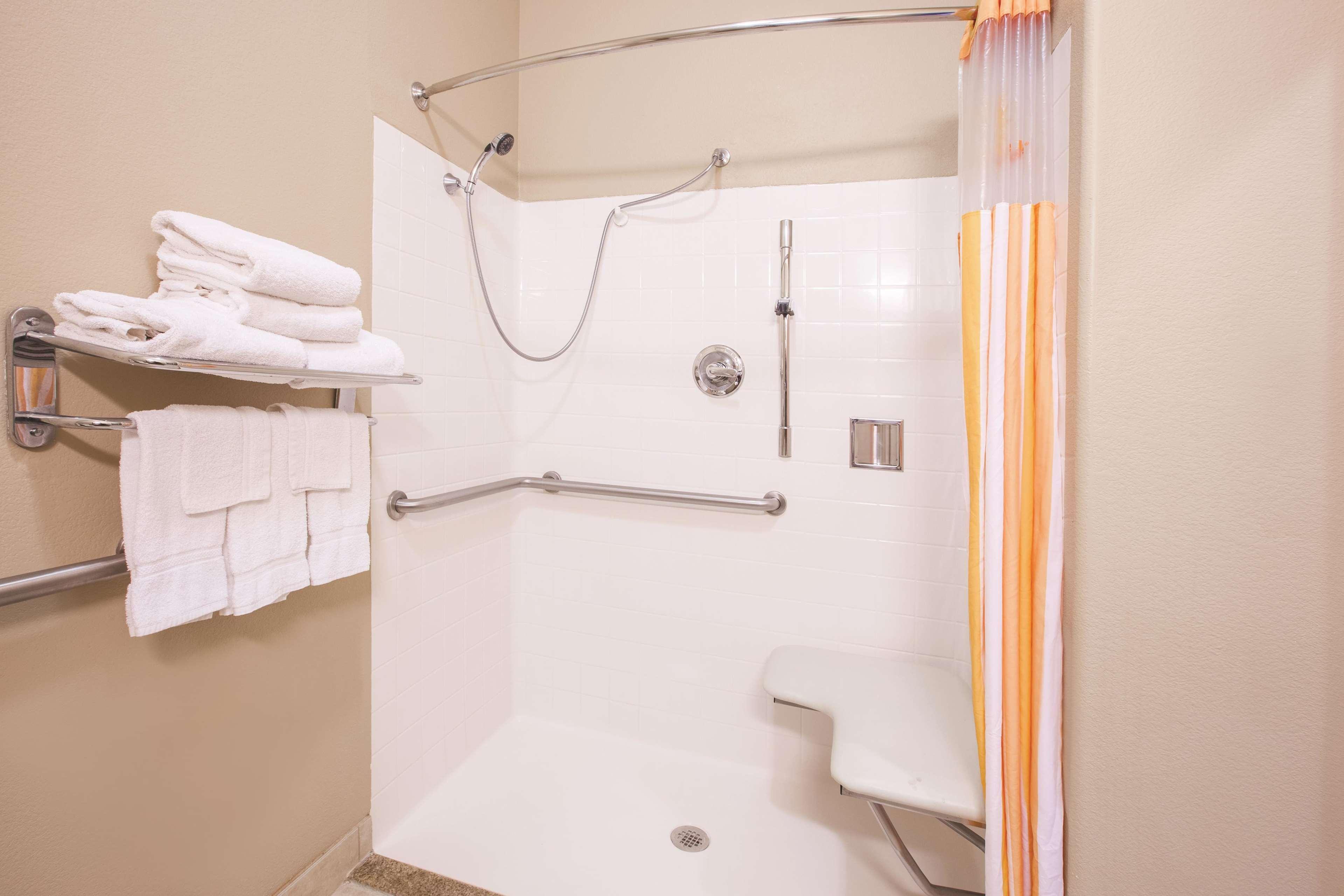 Double King Bed Non Smoking