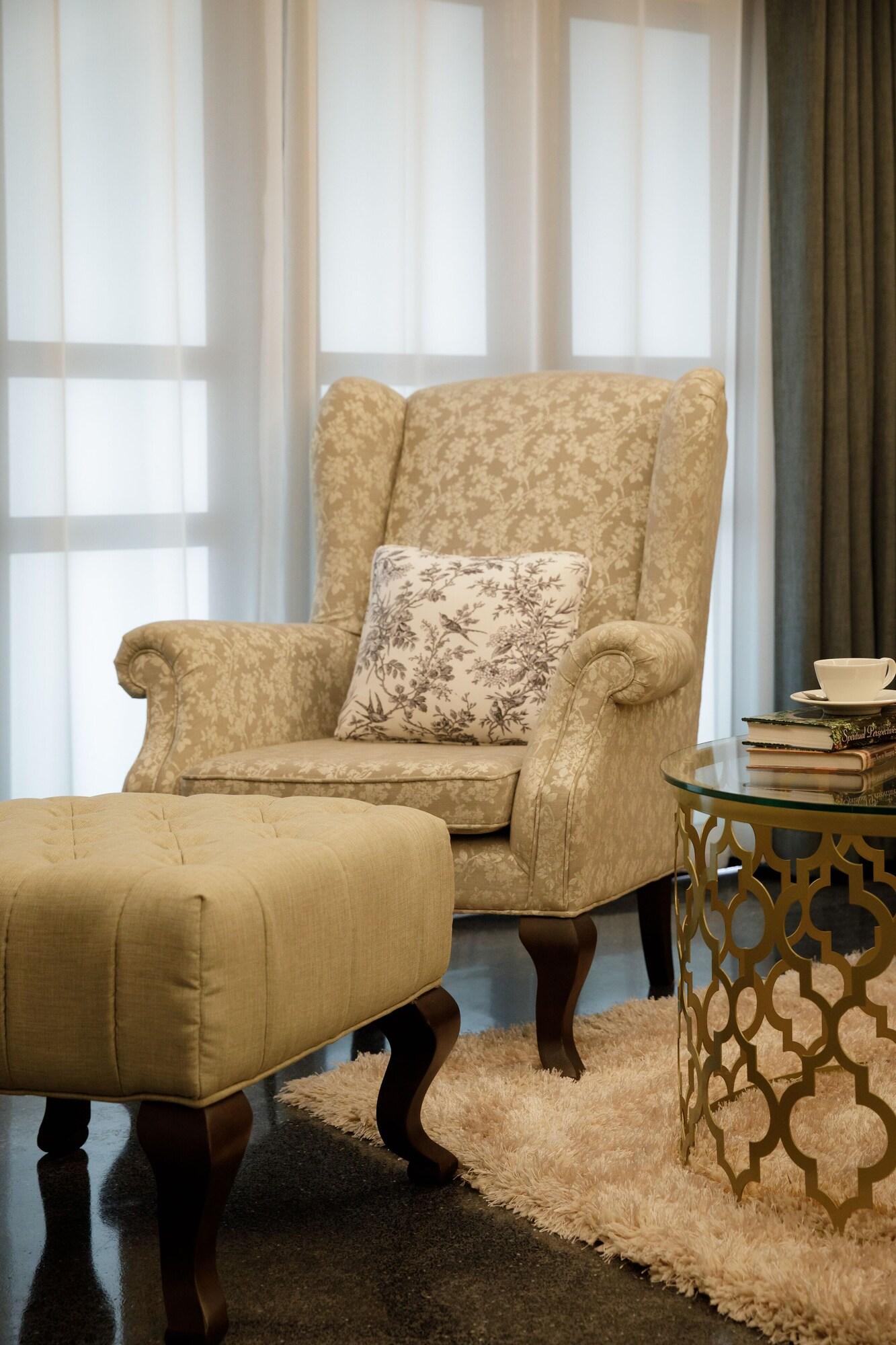 Double King Bed One Bedroom 