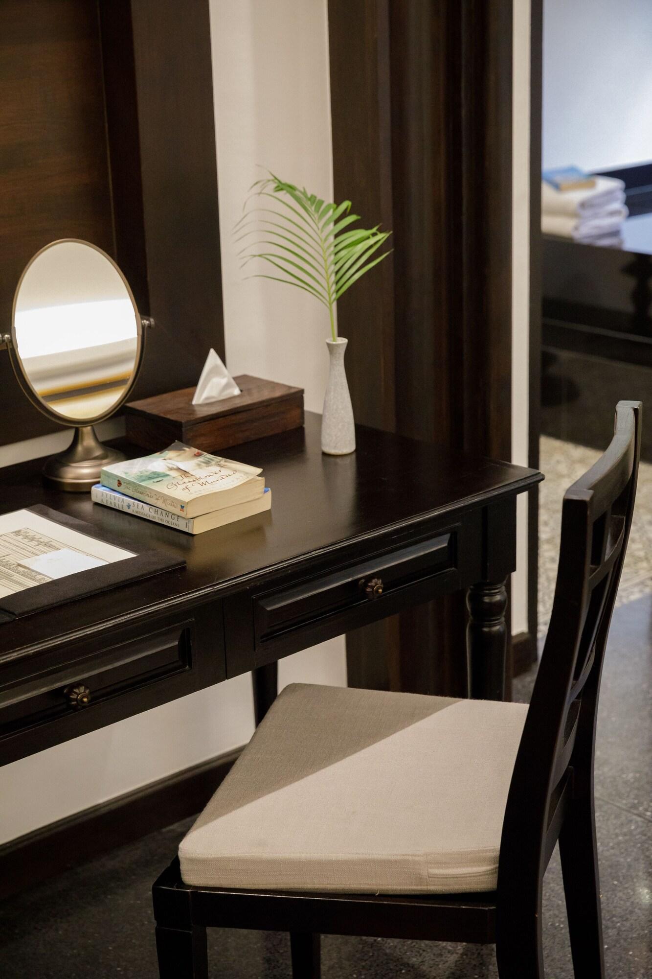 Double King Bed One Bedroom 