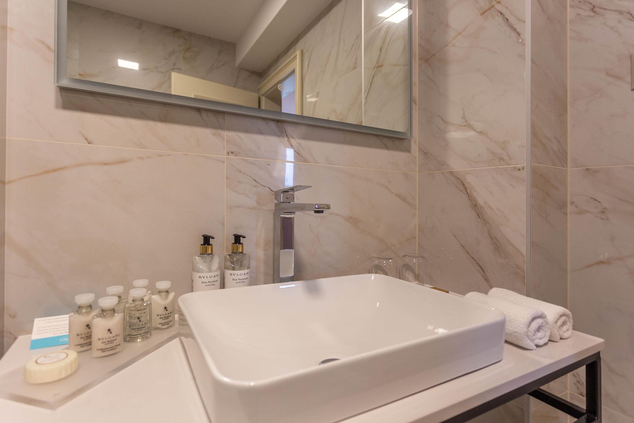 Suite Deluxe Sea View with Balcony