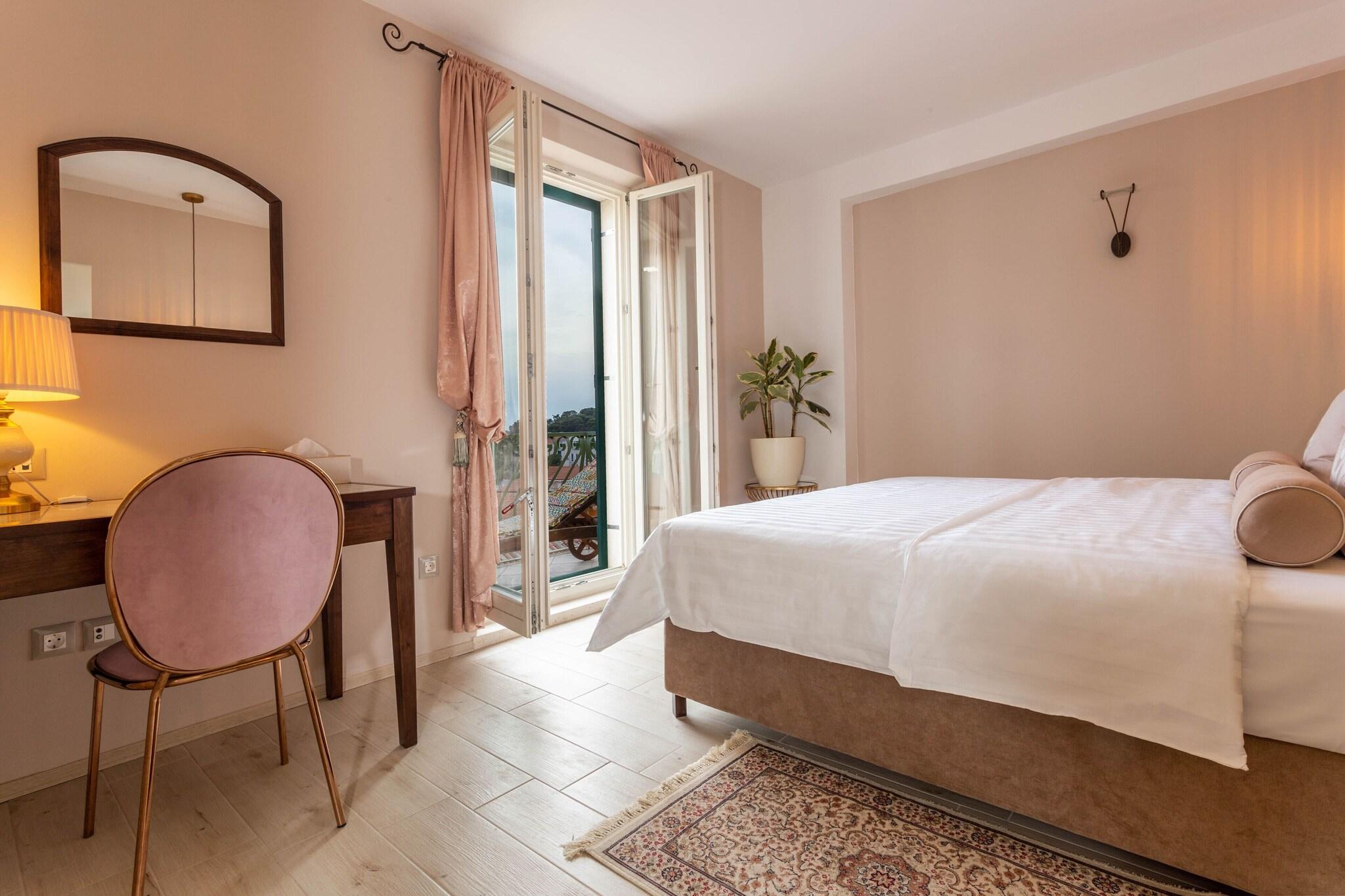 Suite Deluxe Sea View with Balcony