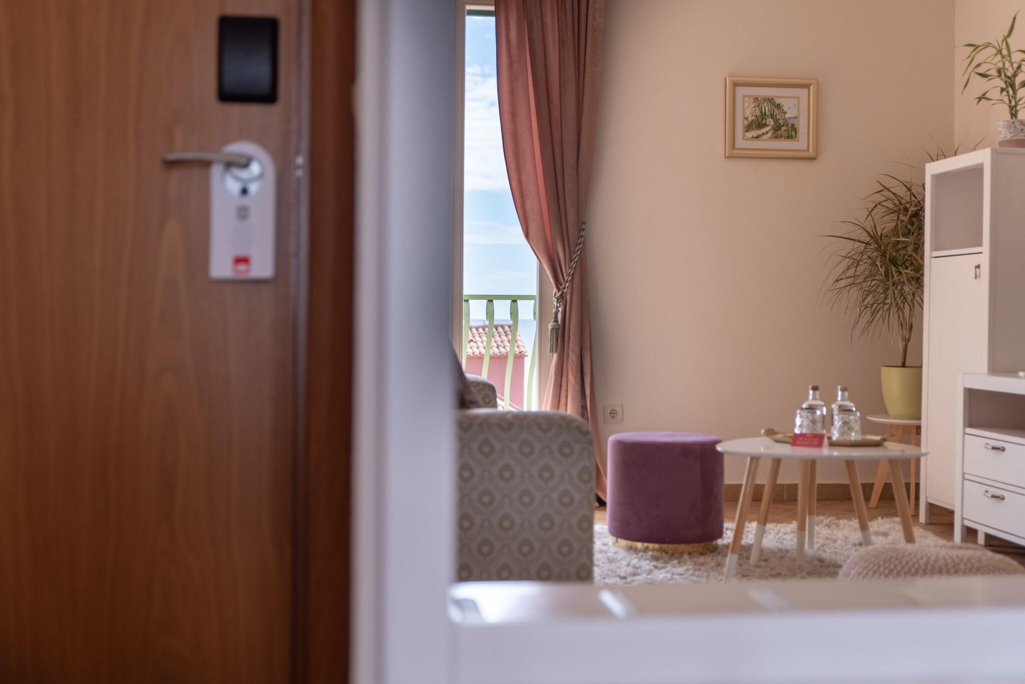 Suite Deluxe Sea View with Balcony