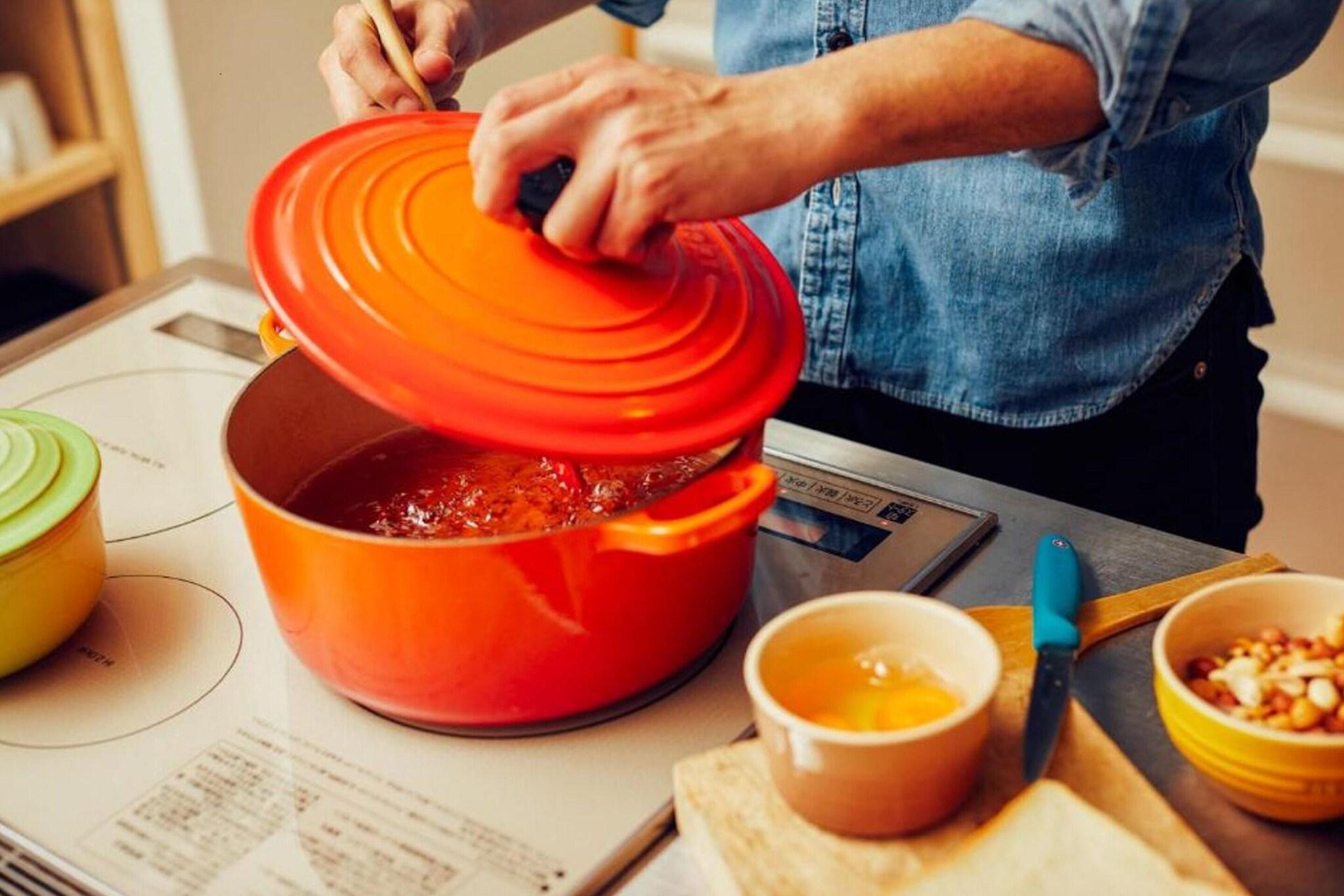 Bed in Dormitory Bunk Bed with Shared Bathroom