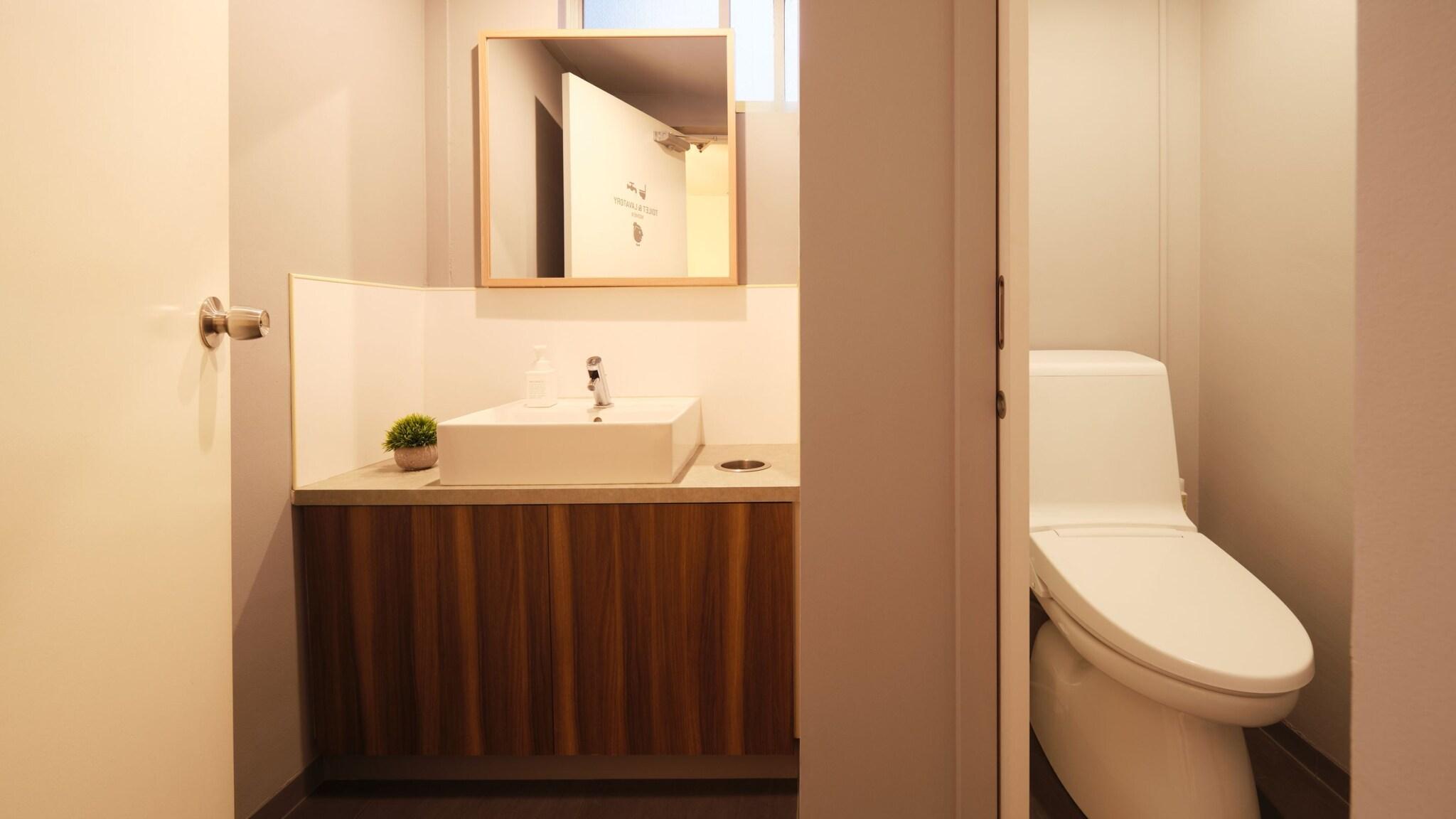 Bed in Dormitory Bunk Bed with Shared Bathroom