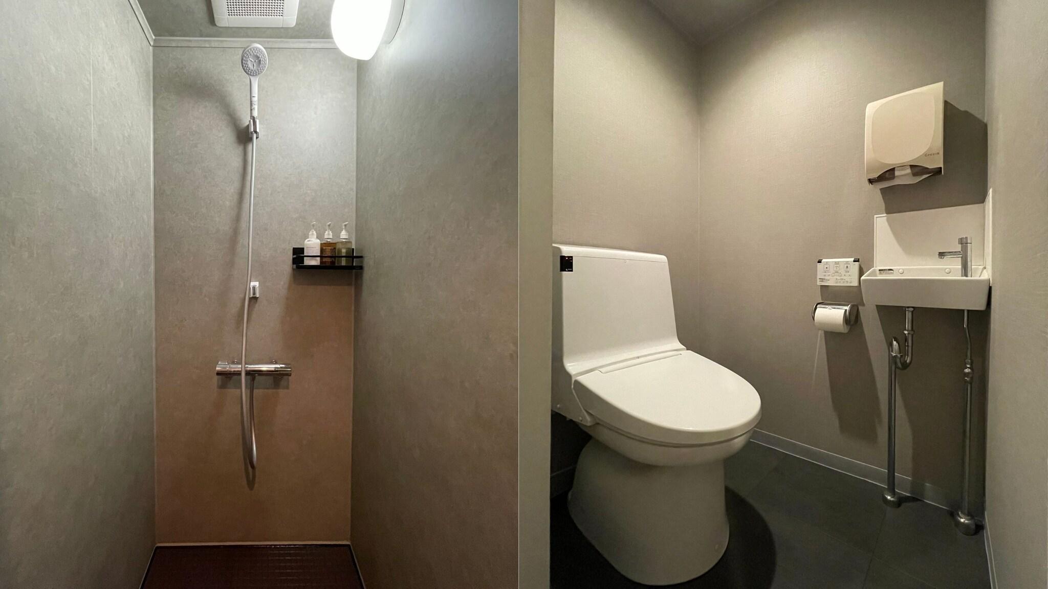 Bed in Dormitory Bunk Bed with Shared Bathroom