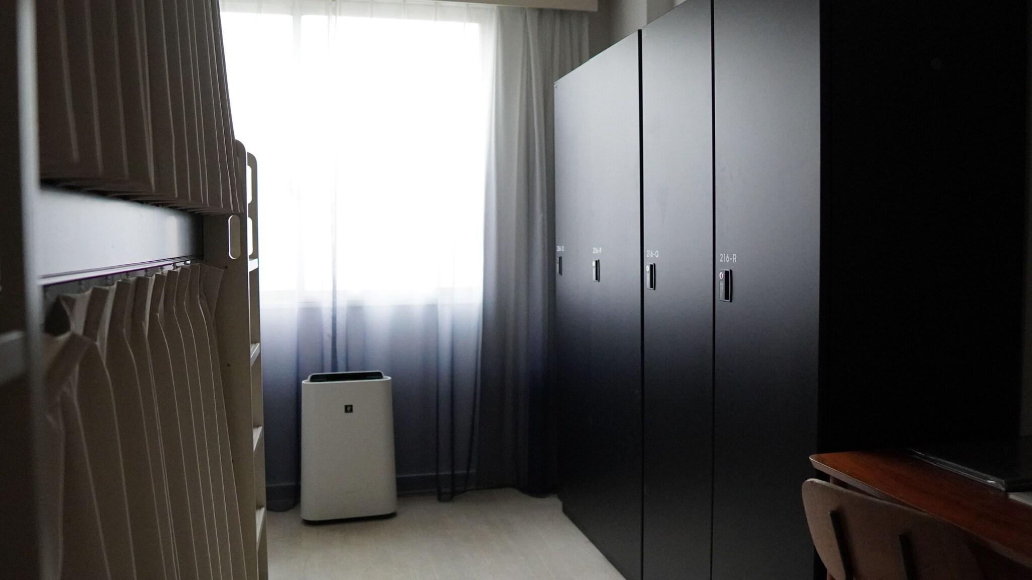 Bed in Dormitory Bunk Bed with Shared Bathroom