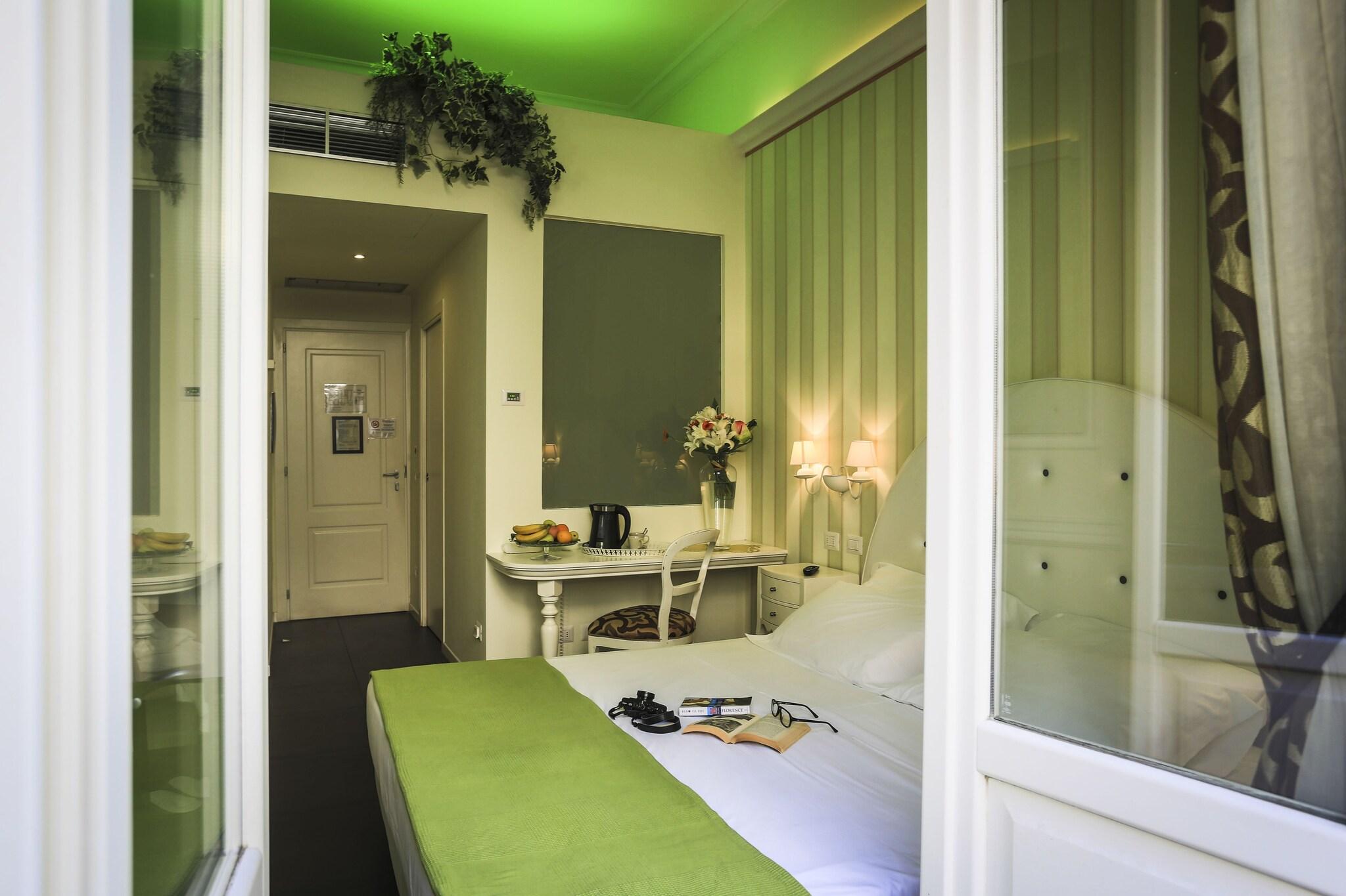 Twin Deluxe Two Beds