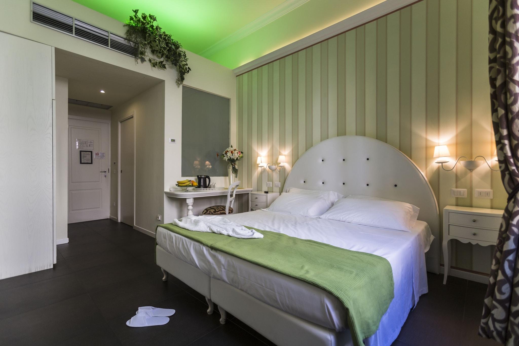 Twin Deluxe Two Beds