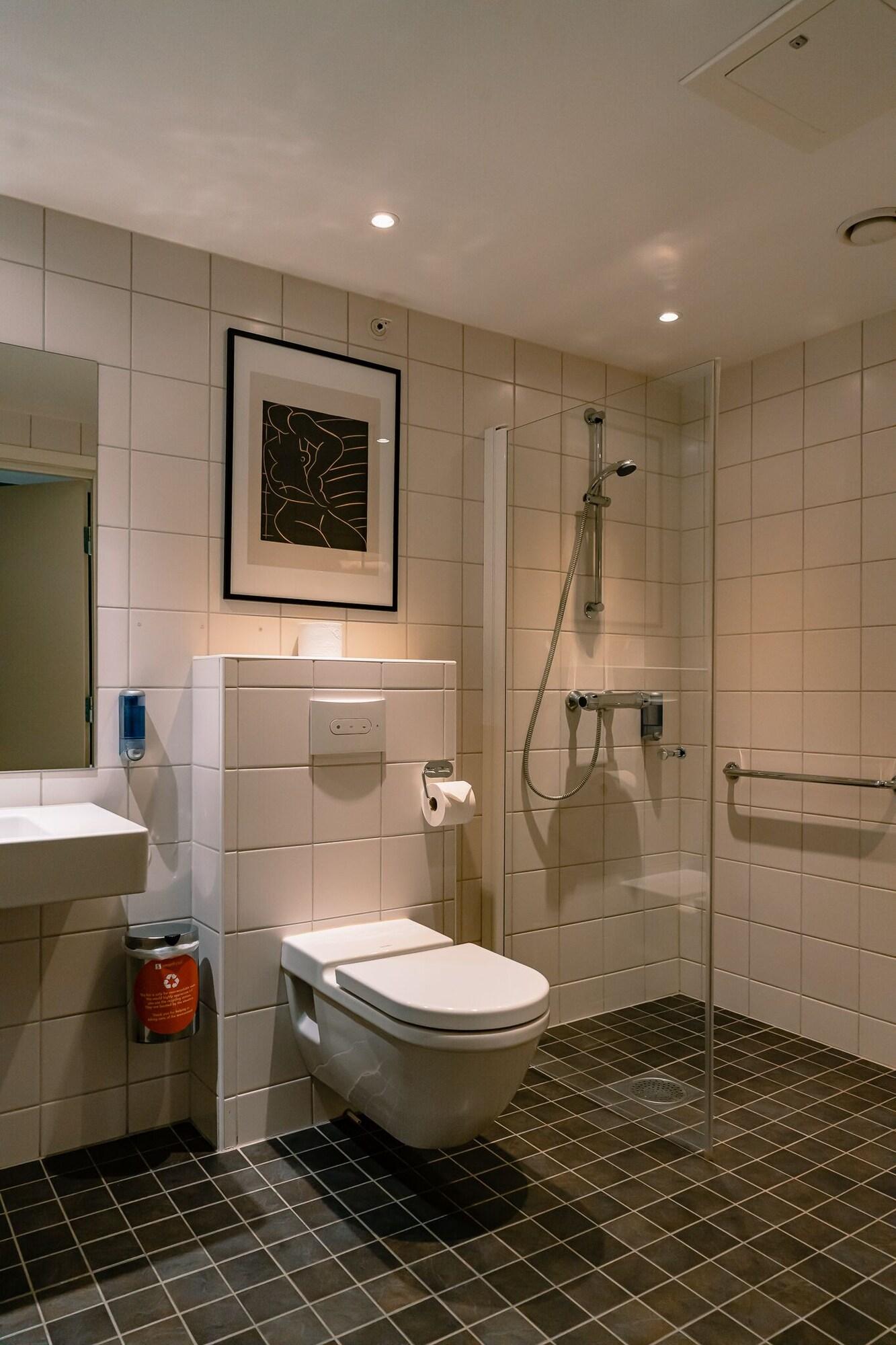 Double Superior Queen Bed