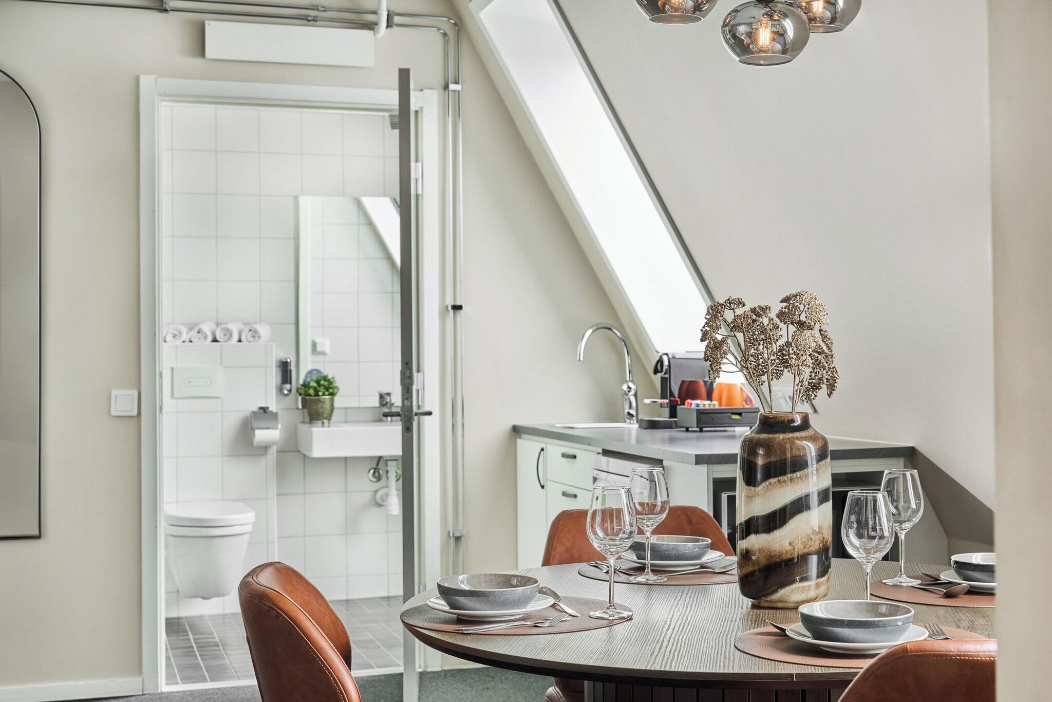 Studio Queen Size Bed