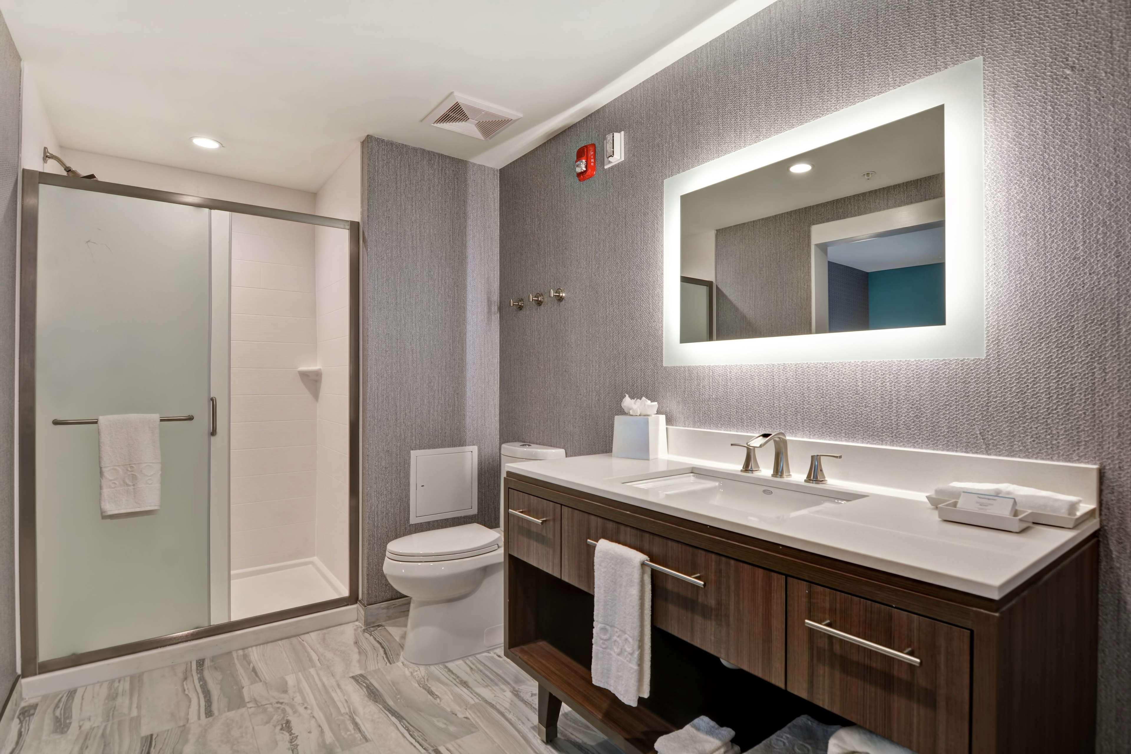 Suite Queen Bed Non Smoking