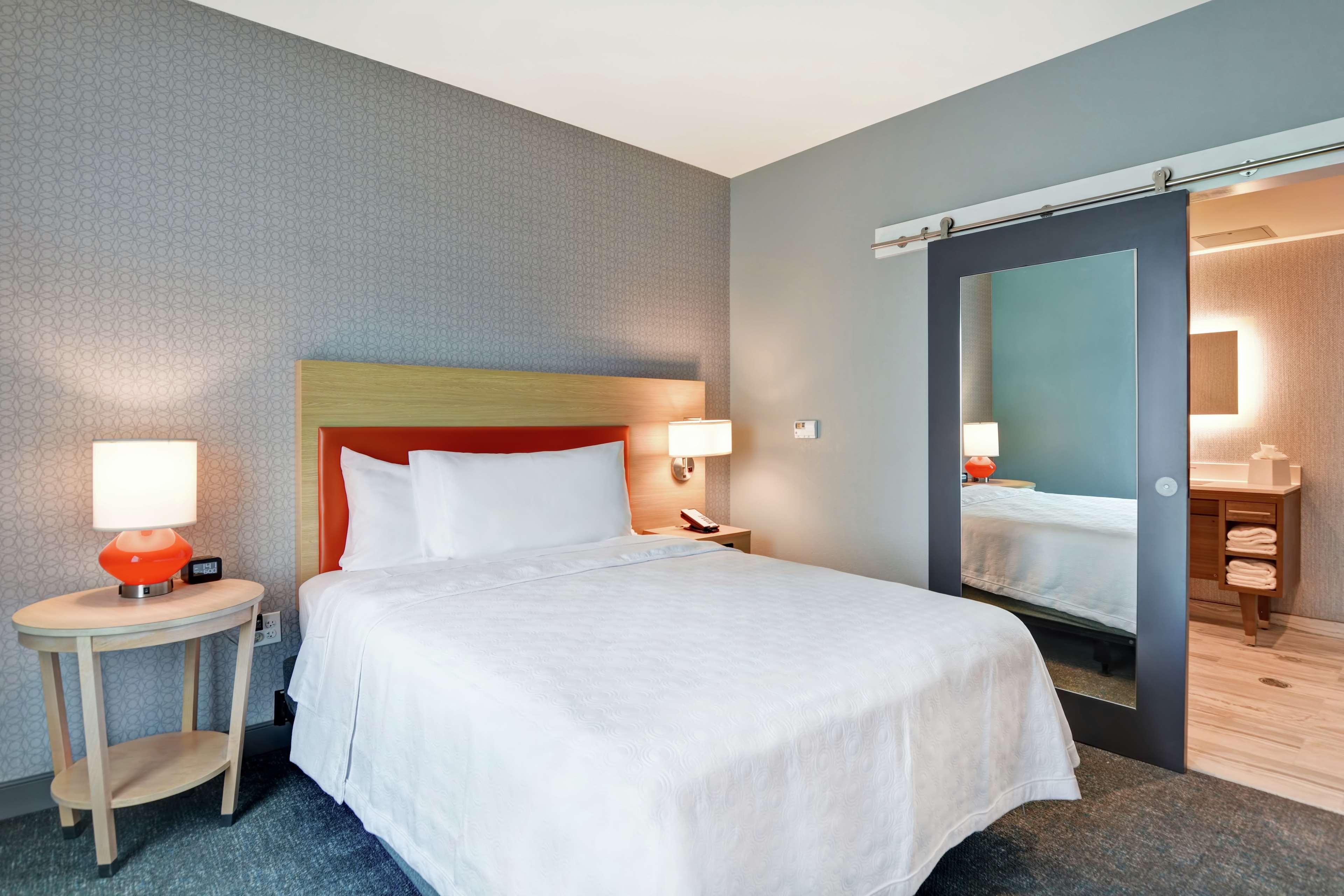 Suite Queen Bed Non Smoking