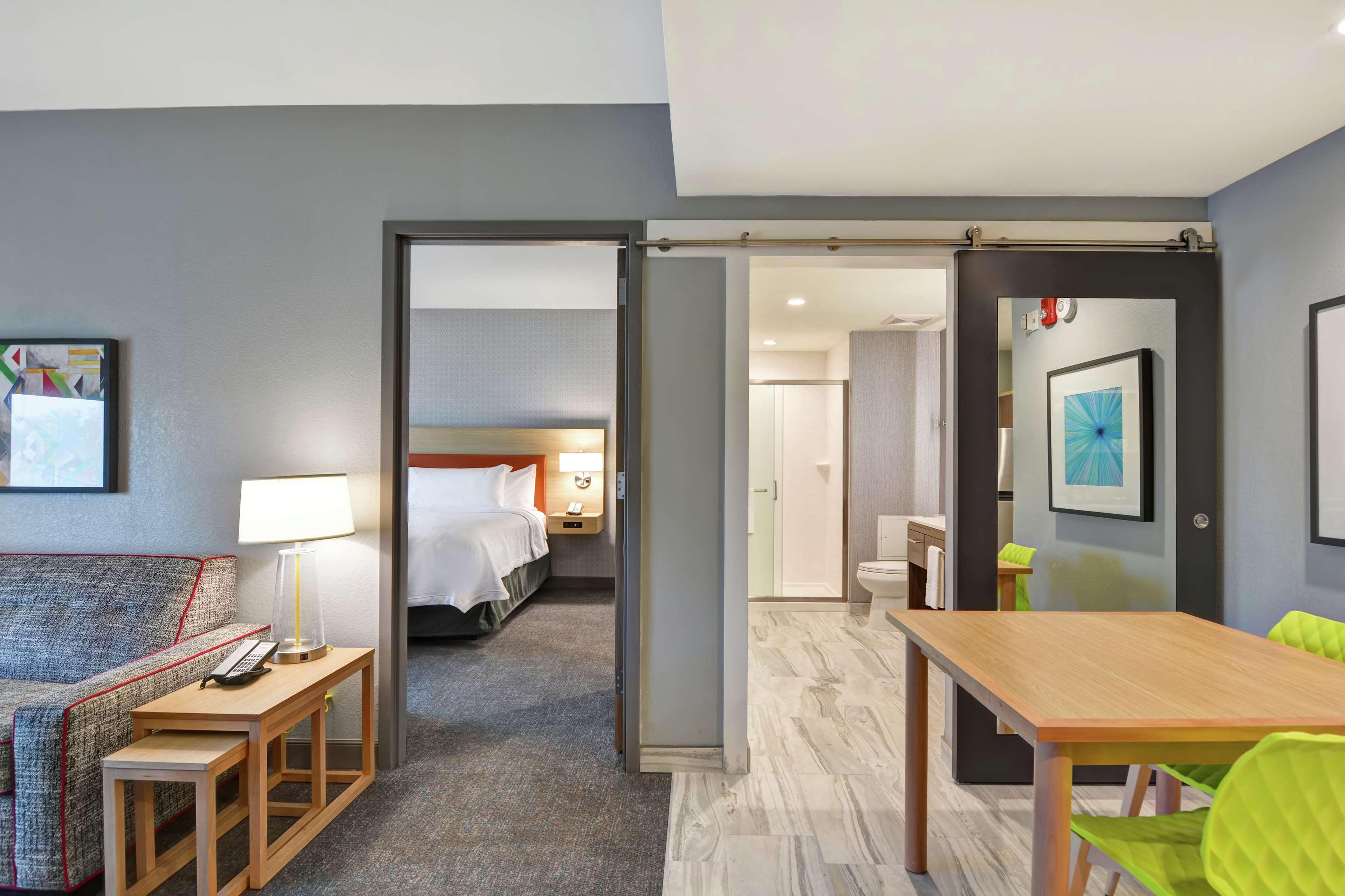 Suite Queen Size Bed