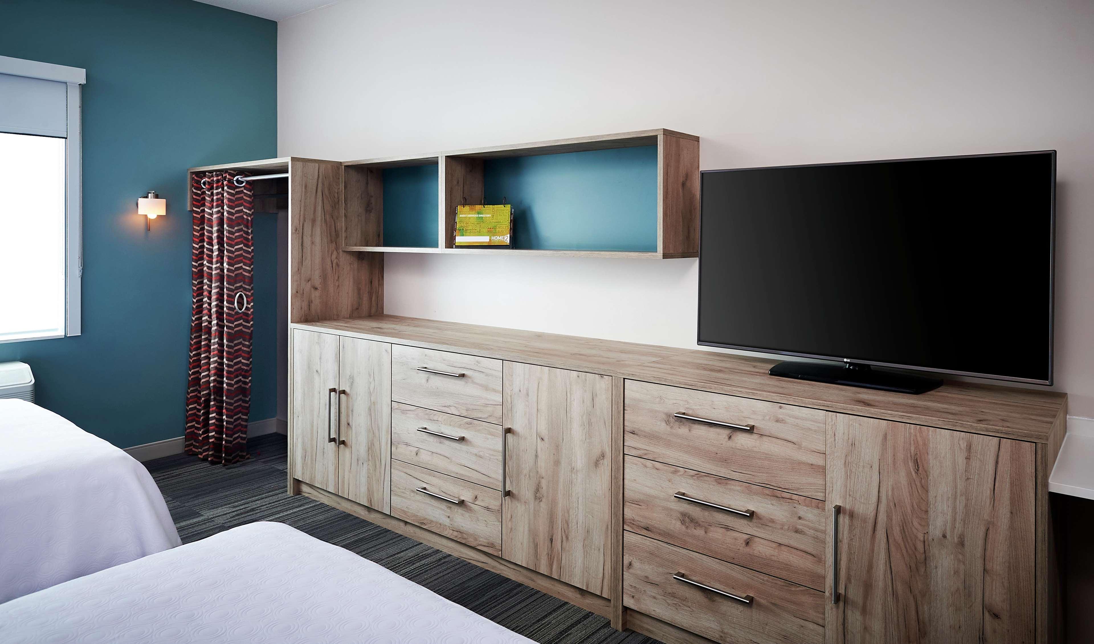 Studio Two Queen Beds