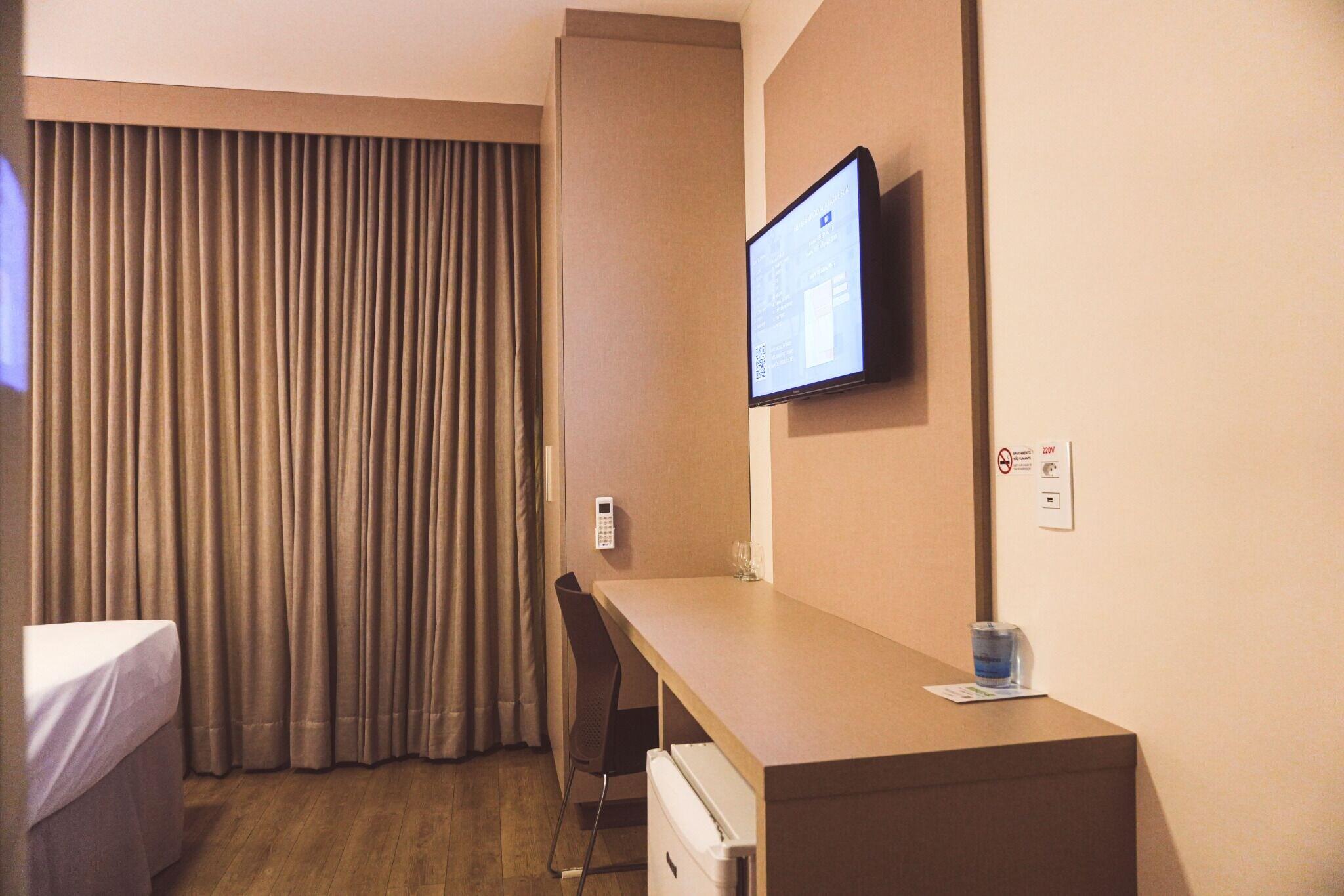 Twin Deluxe King Bed