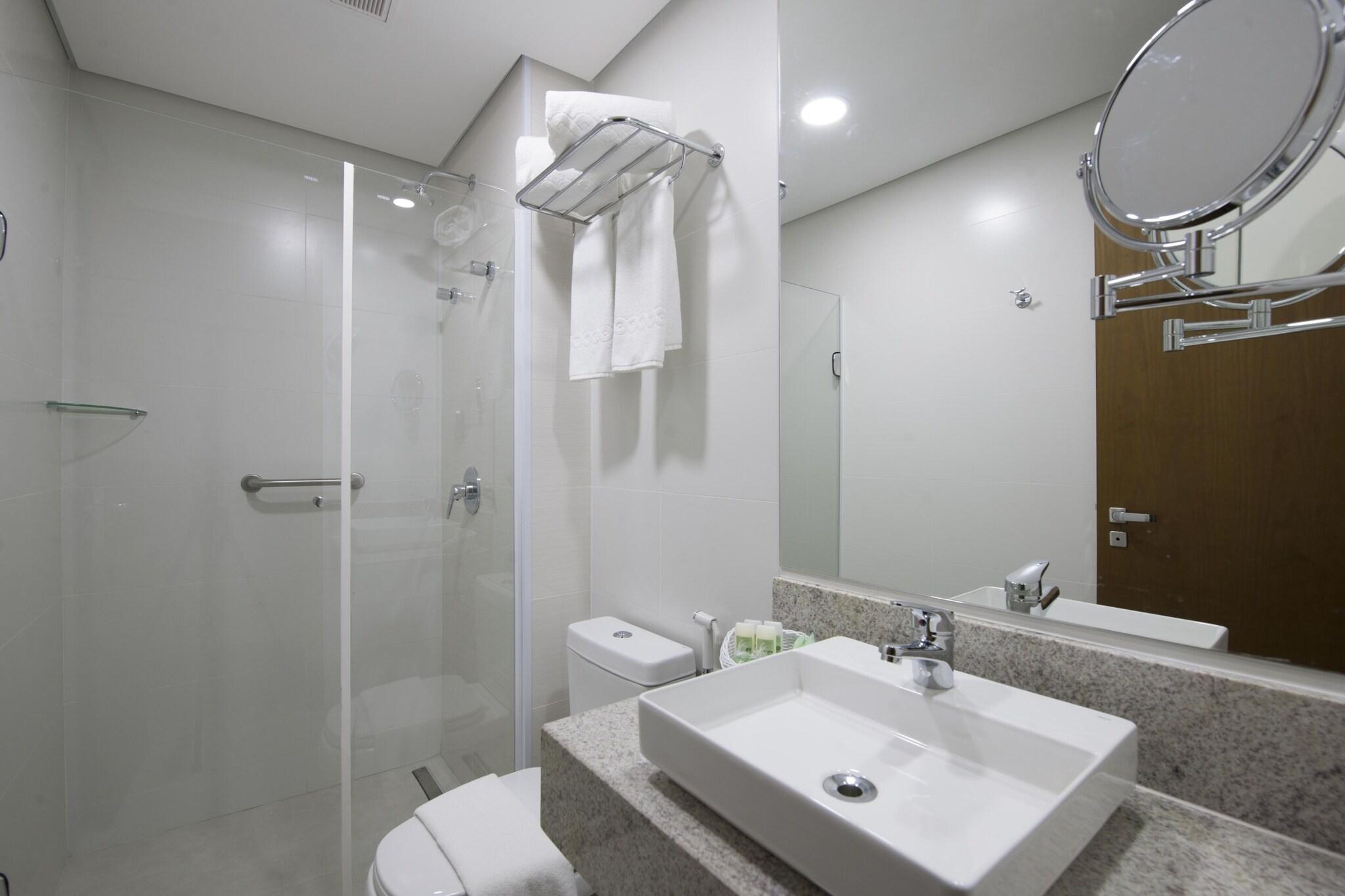 Twin Deluxe King Bed