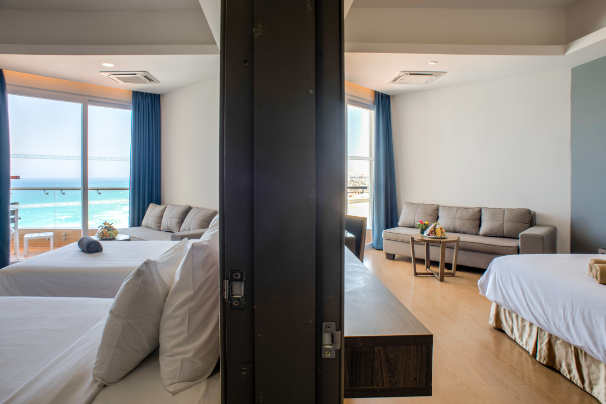 Family Room Deluxe Sea View