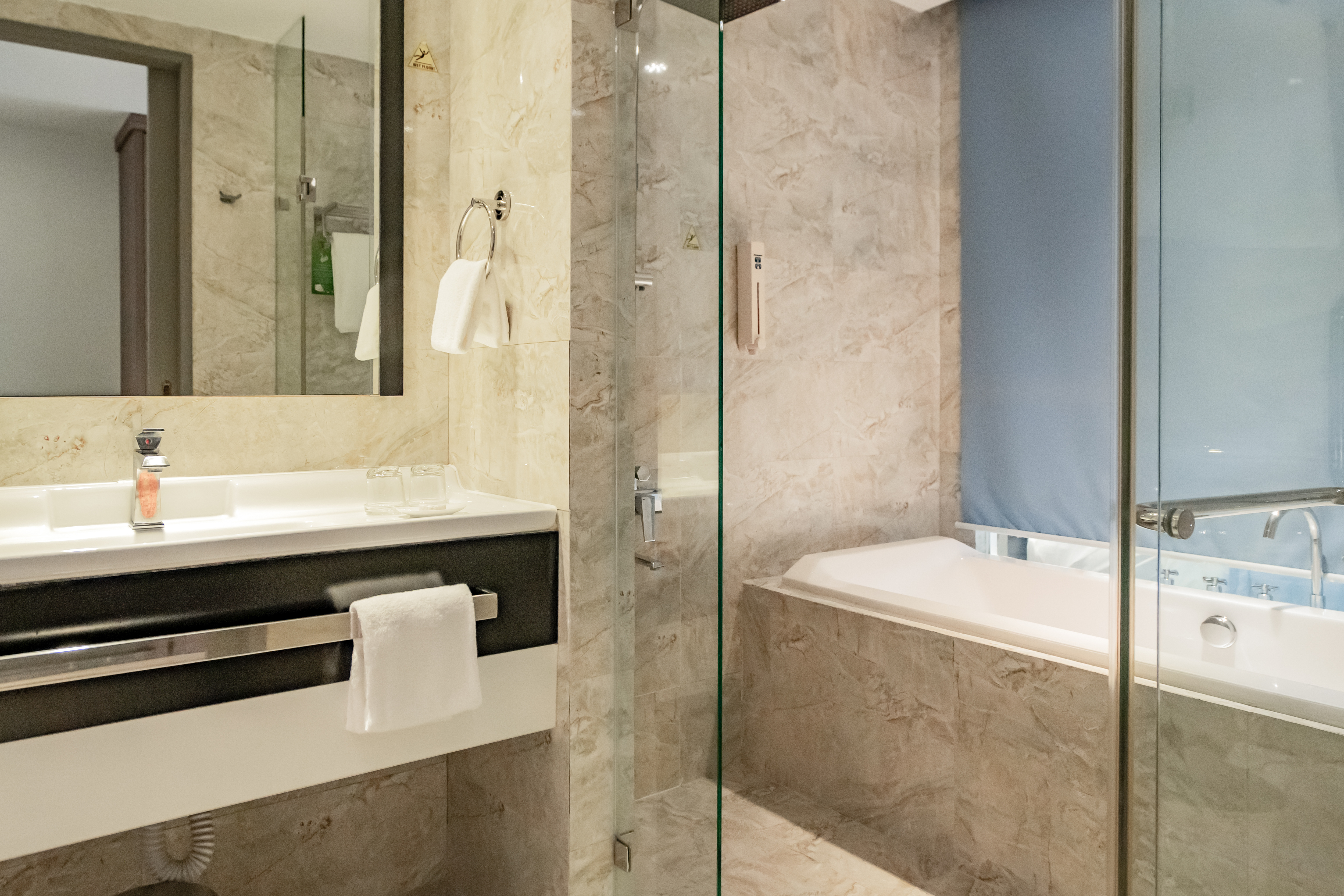 Triple Deluxe Sea View with Balcony