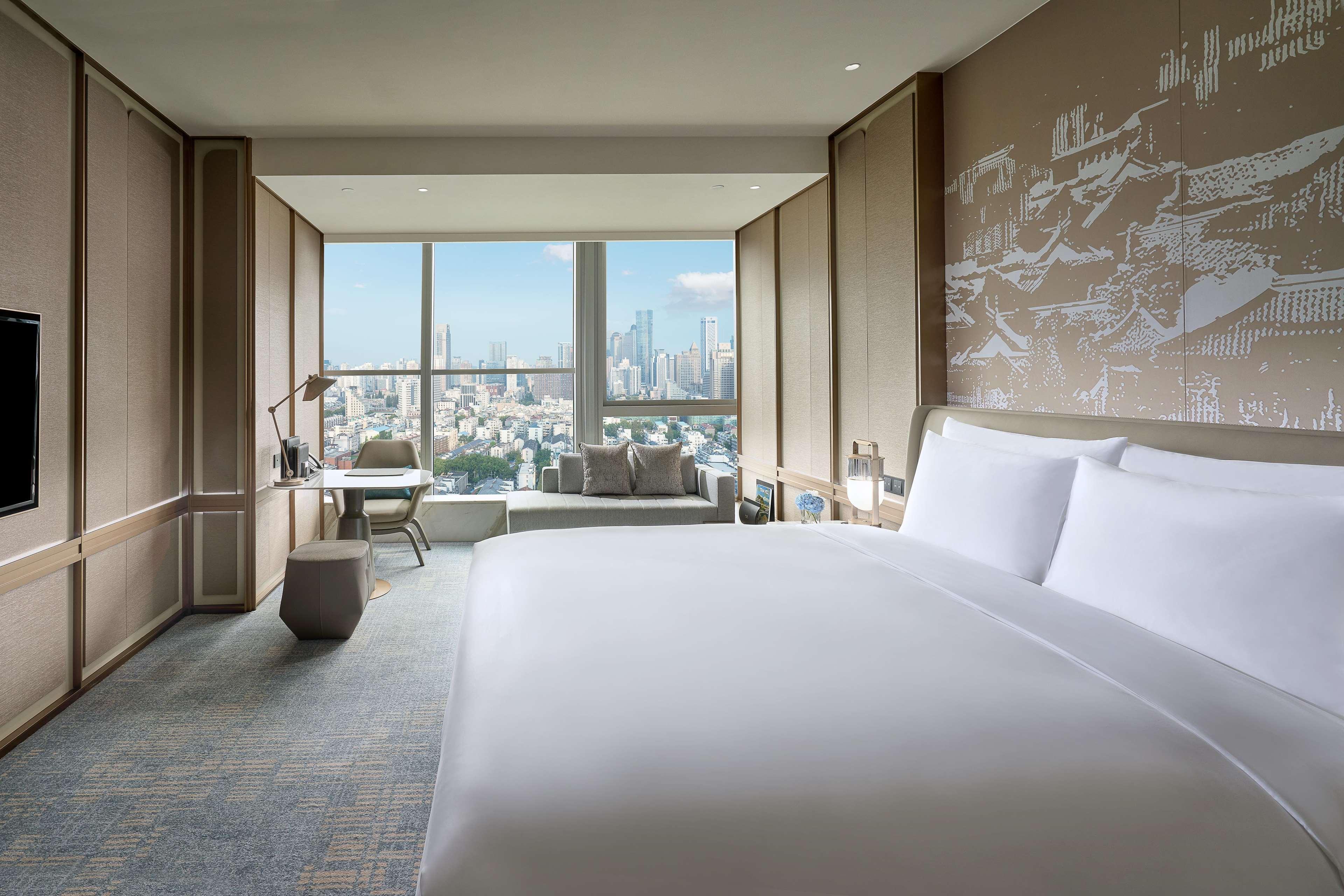 Double Deluxe King Bed