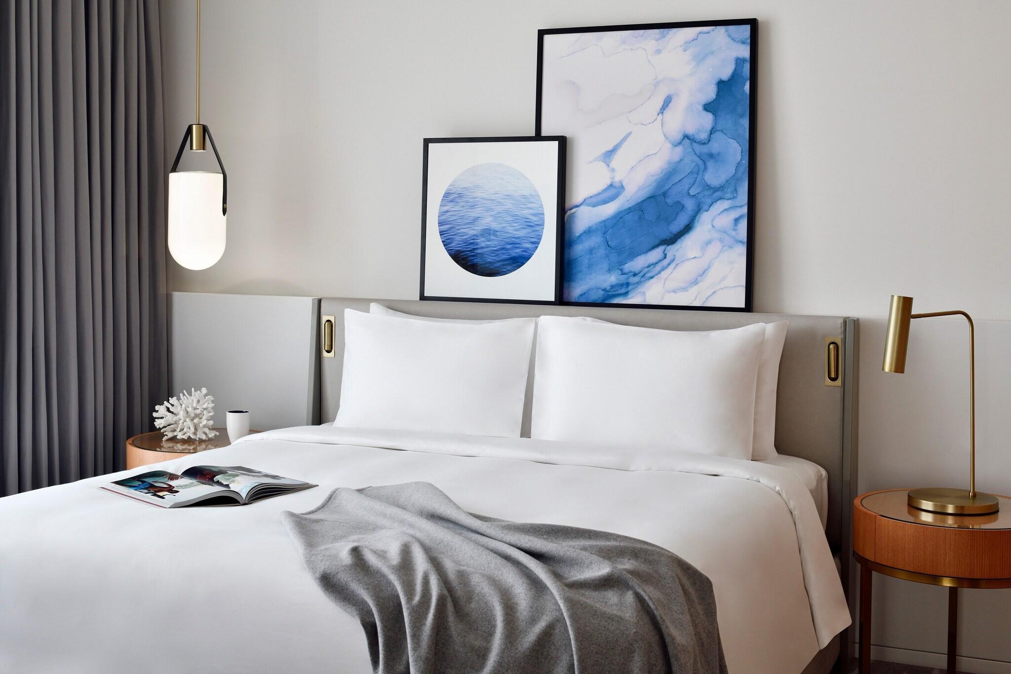 Family Room Deluxe King Bed