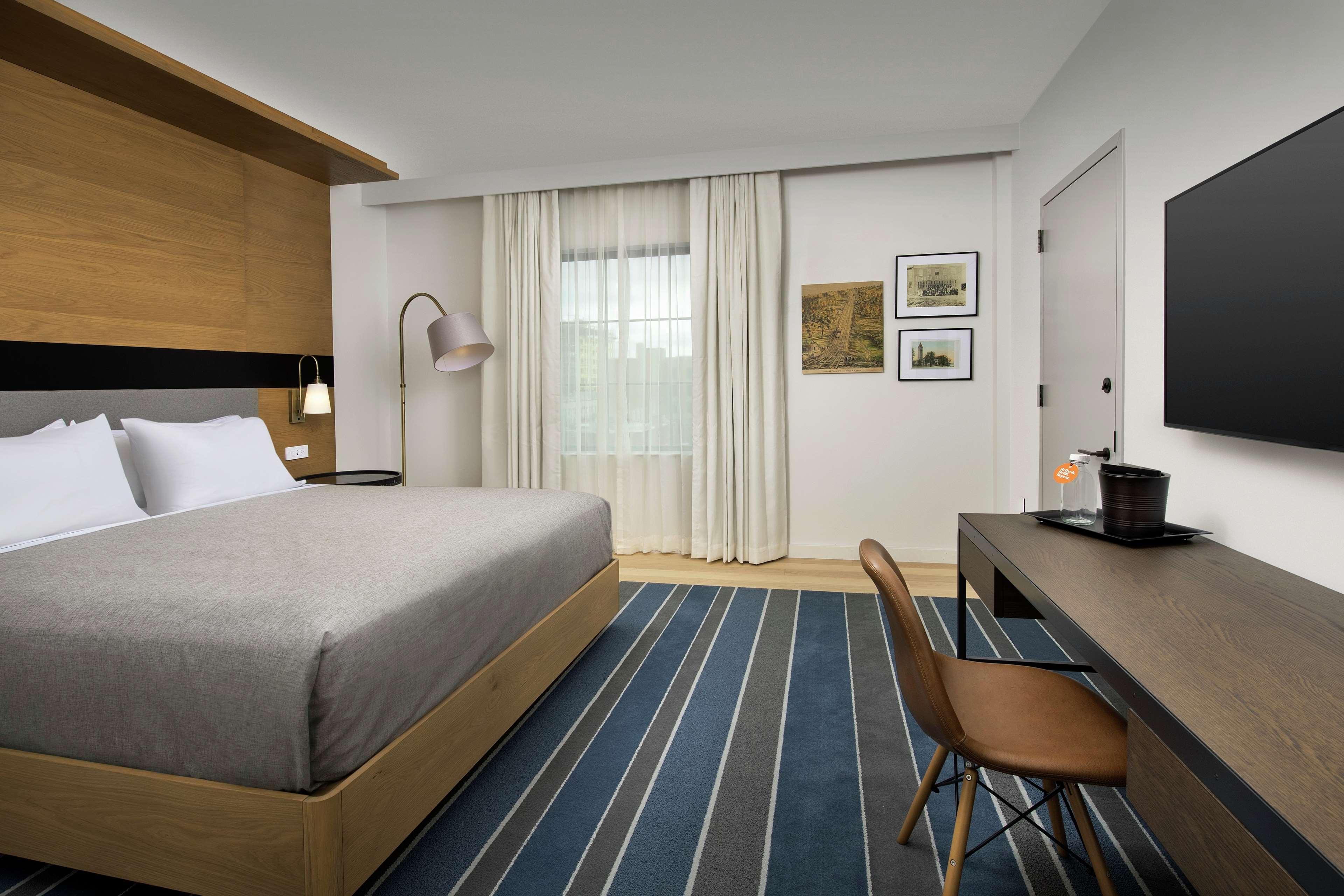 Room Premium King Bed