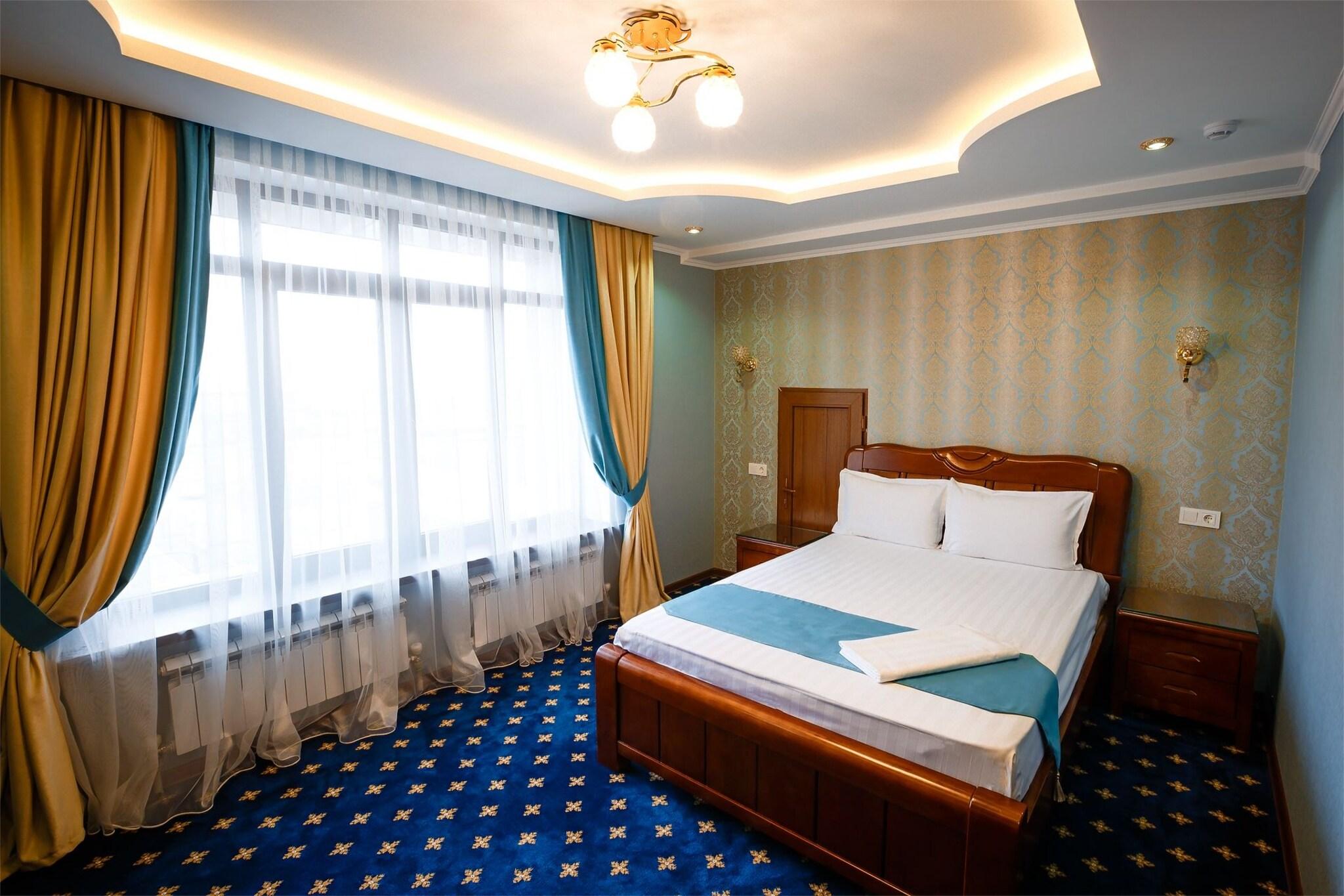 Double Queen Size Bed