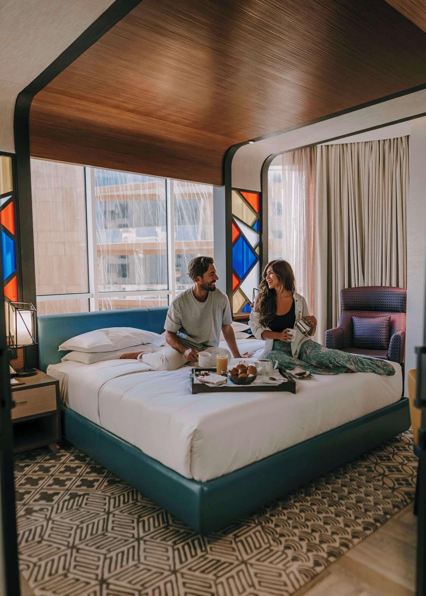 Suite Deluxe King Bed