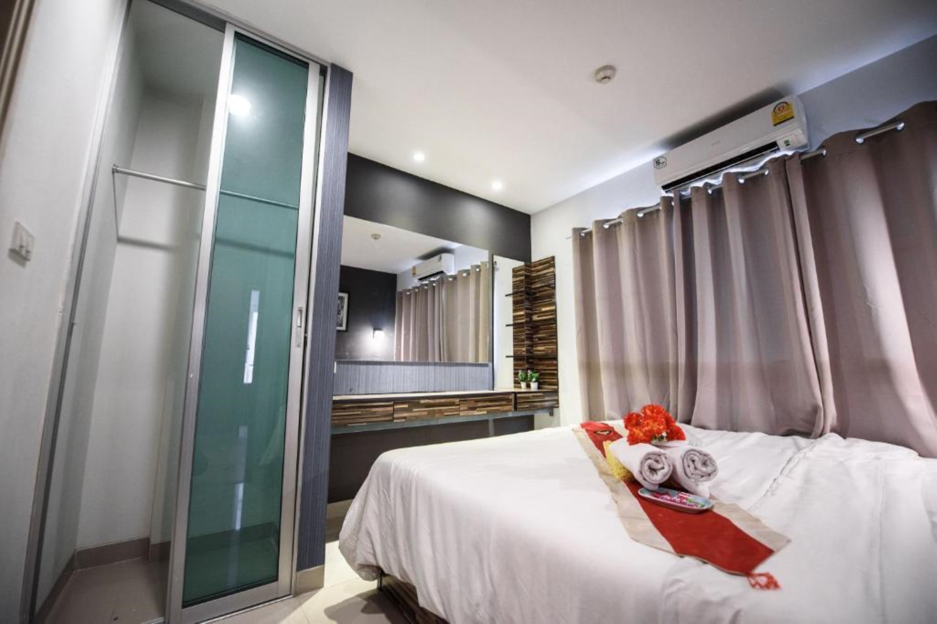 Suite Two Bedrooms