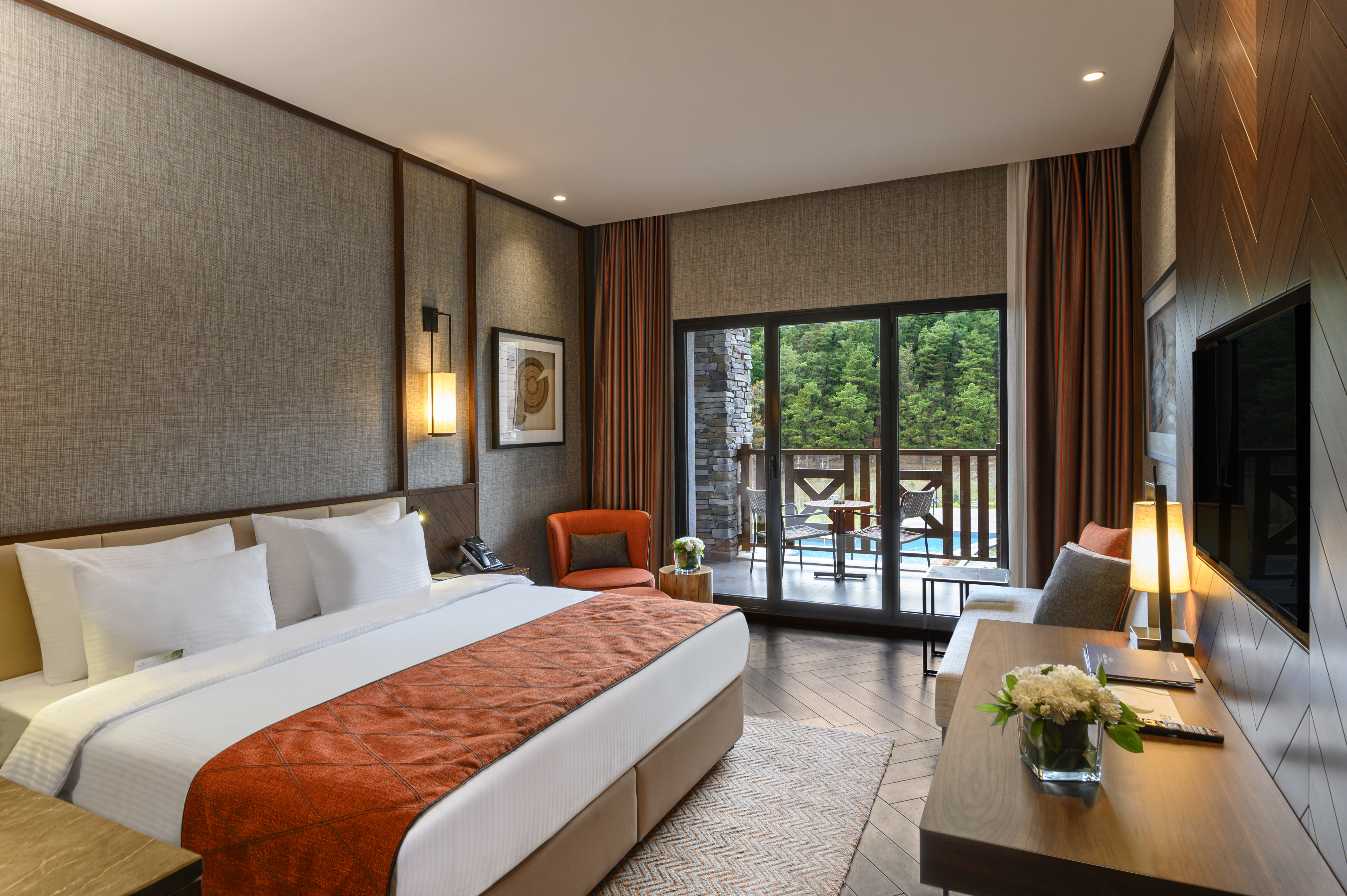 Double Deluxe King Bed